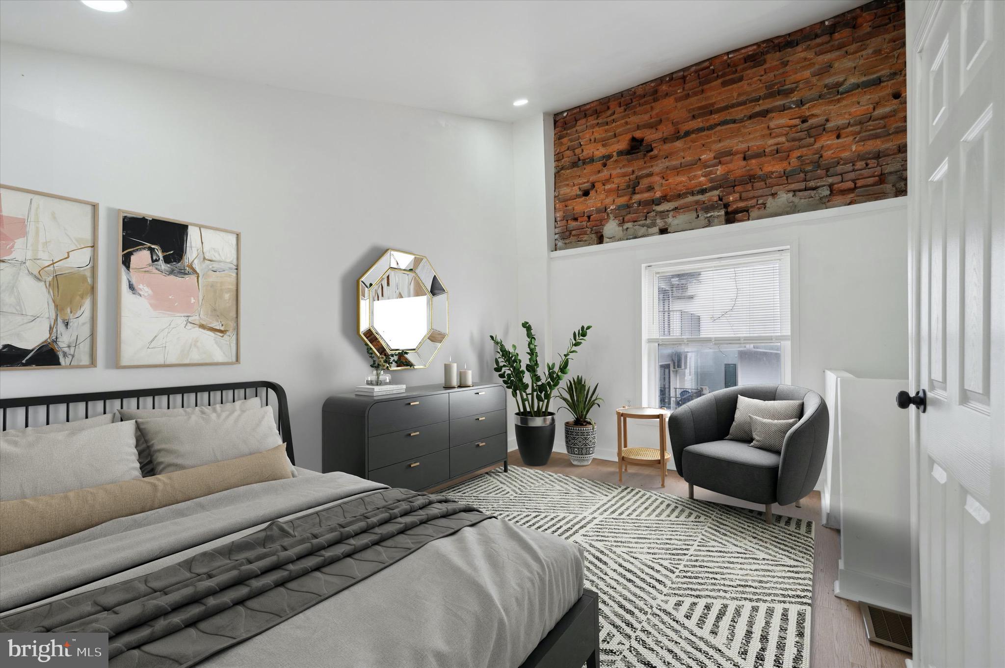 Renovated HOUSE. This 2 bed 1 bath home is in one of the most PRIME TIME locations in the whole city. Close to bars restaurants, public transportation, shops and boutiques, YOU NAME IT! Each bedroom in on a separate floor. Laundry in basement. Schedule a showing today !