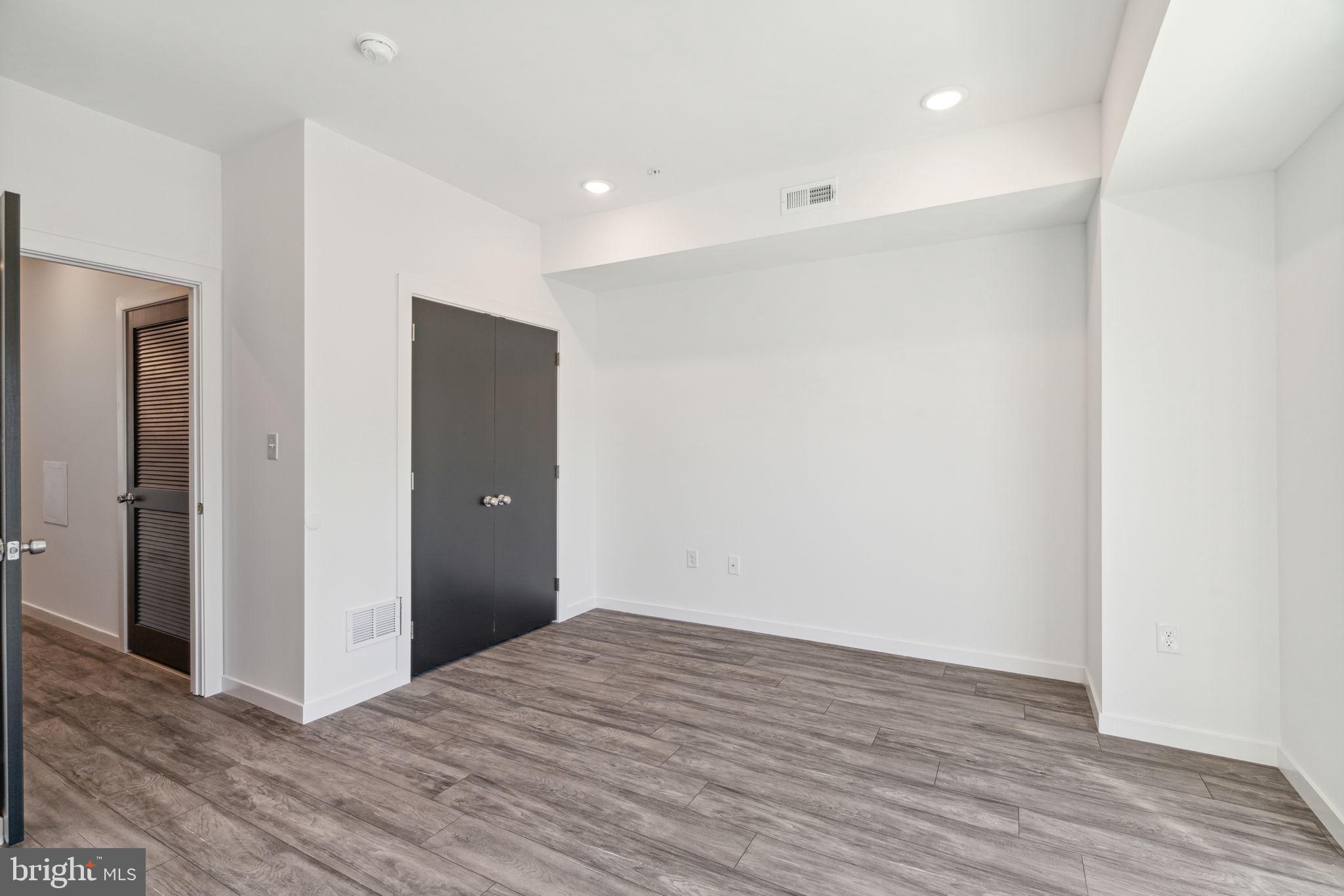 WEST OAK LANE - Residential