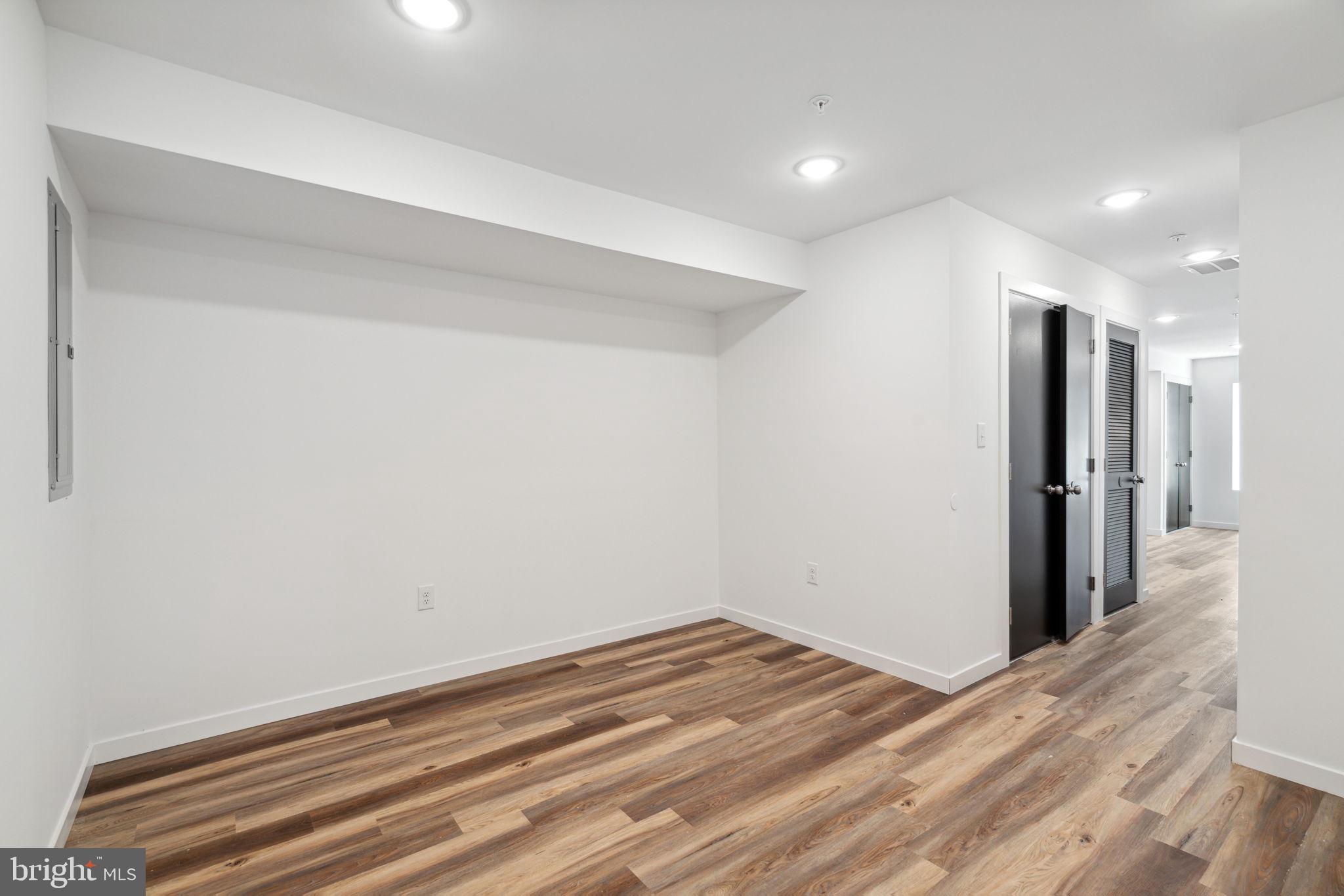 WEST OAK LANE - Residential