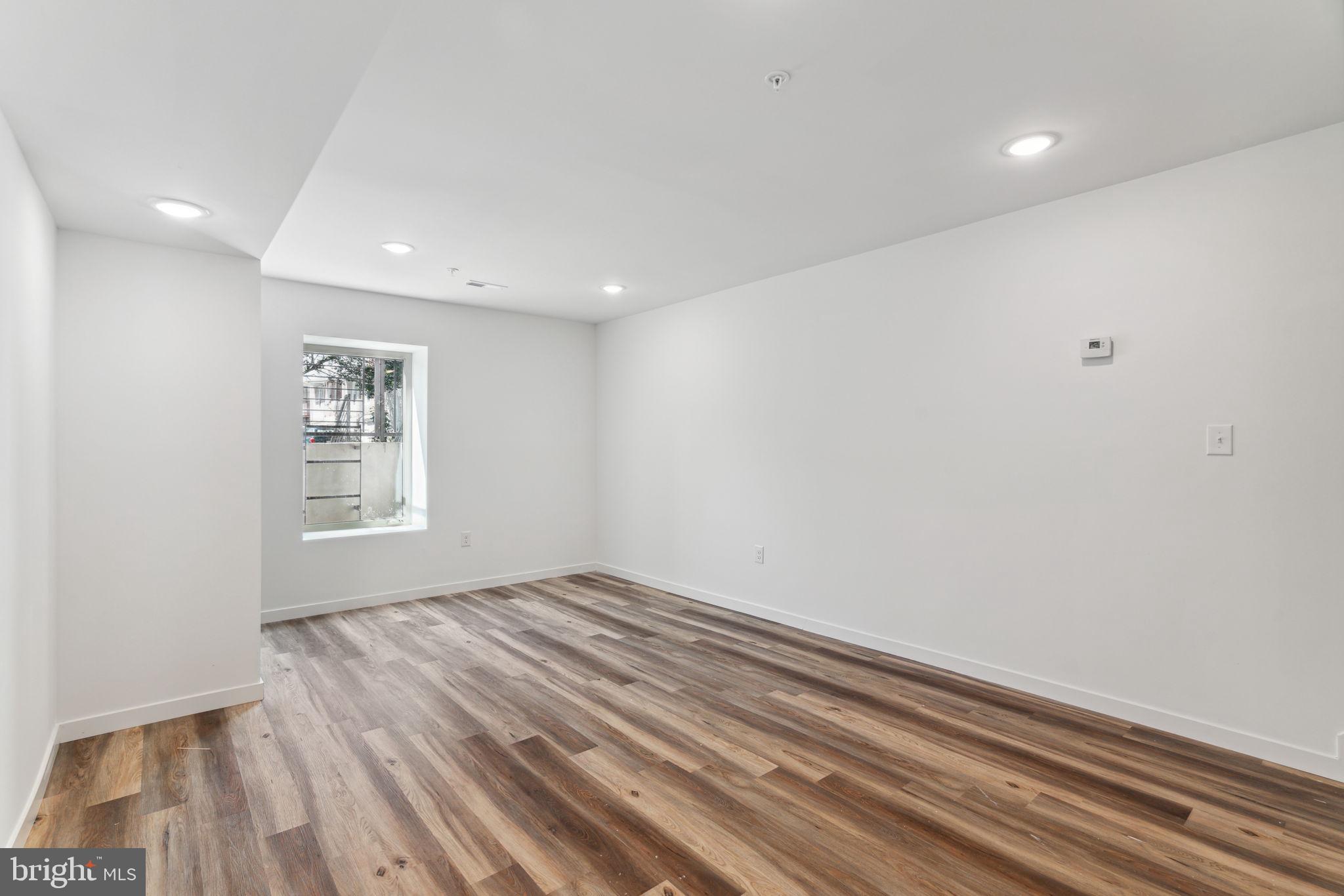 WEST OAK LANE - Residential