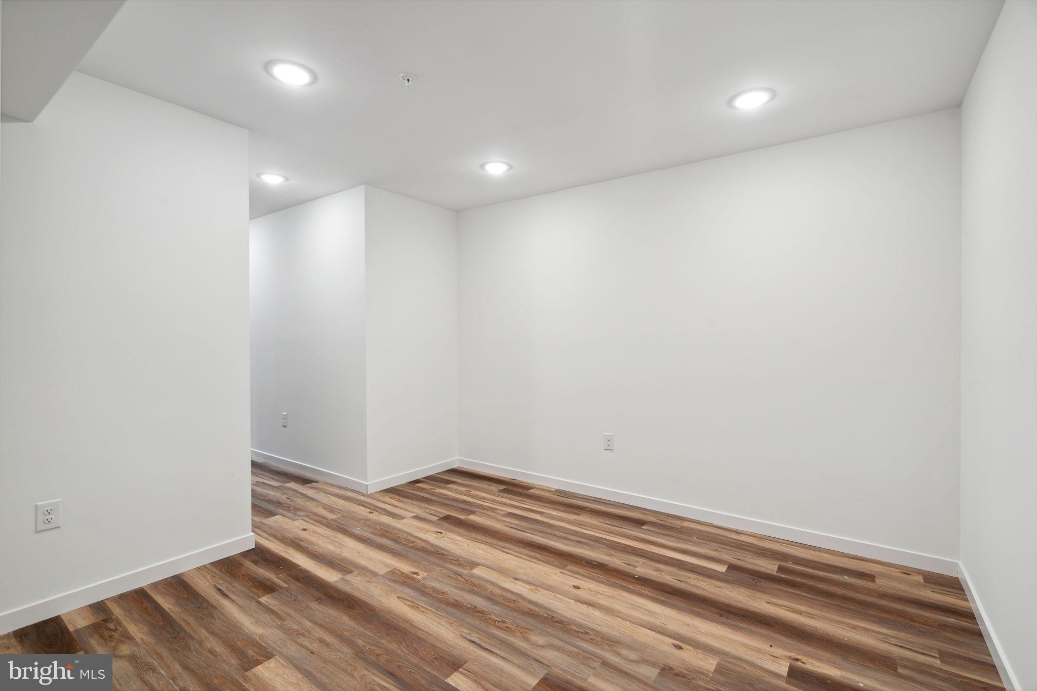 WEST OAK LANE - Residential