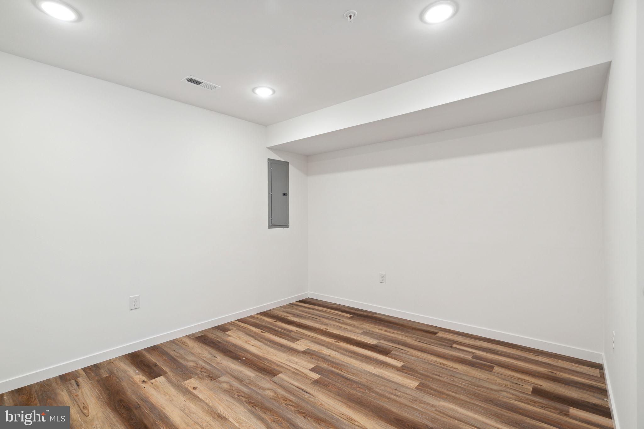 WEST OAK LANE - Residential