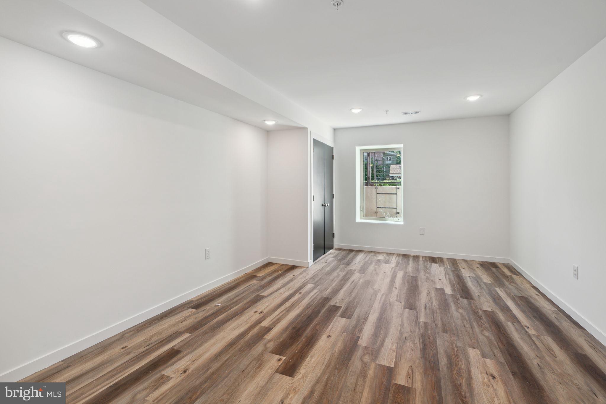 WEST OAK LANE - Residential