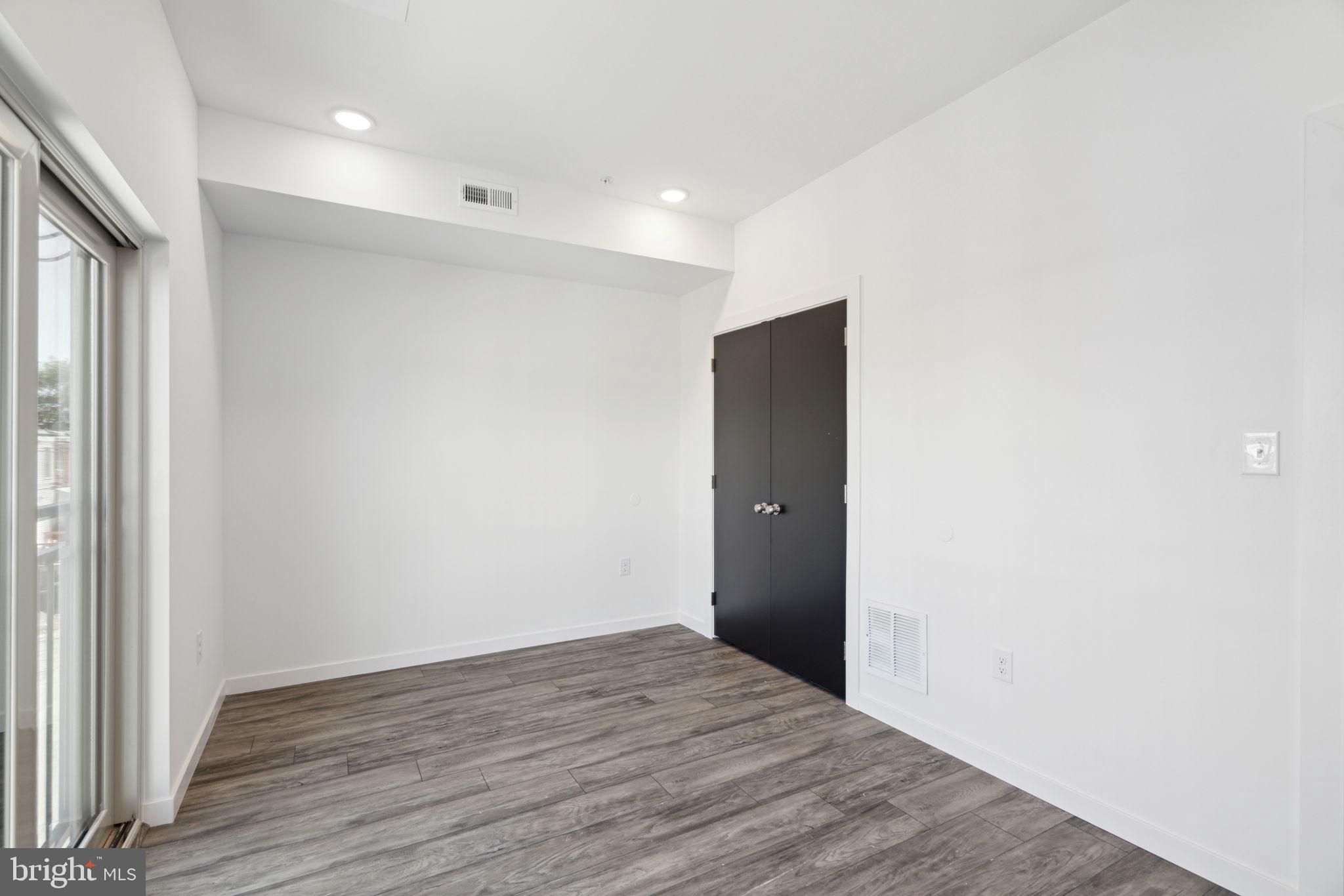 WEST OAK LANE - Residential