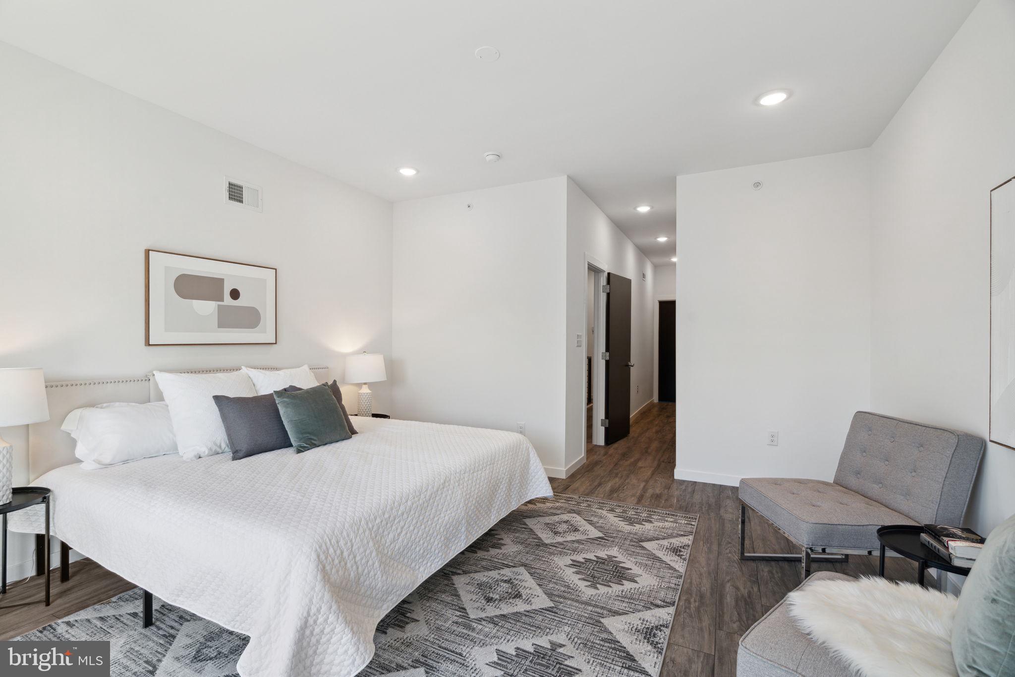 WEST OAK LANE - Residential