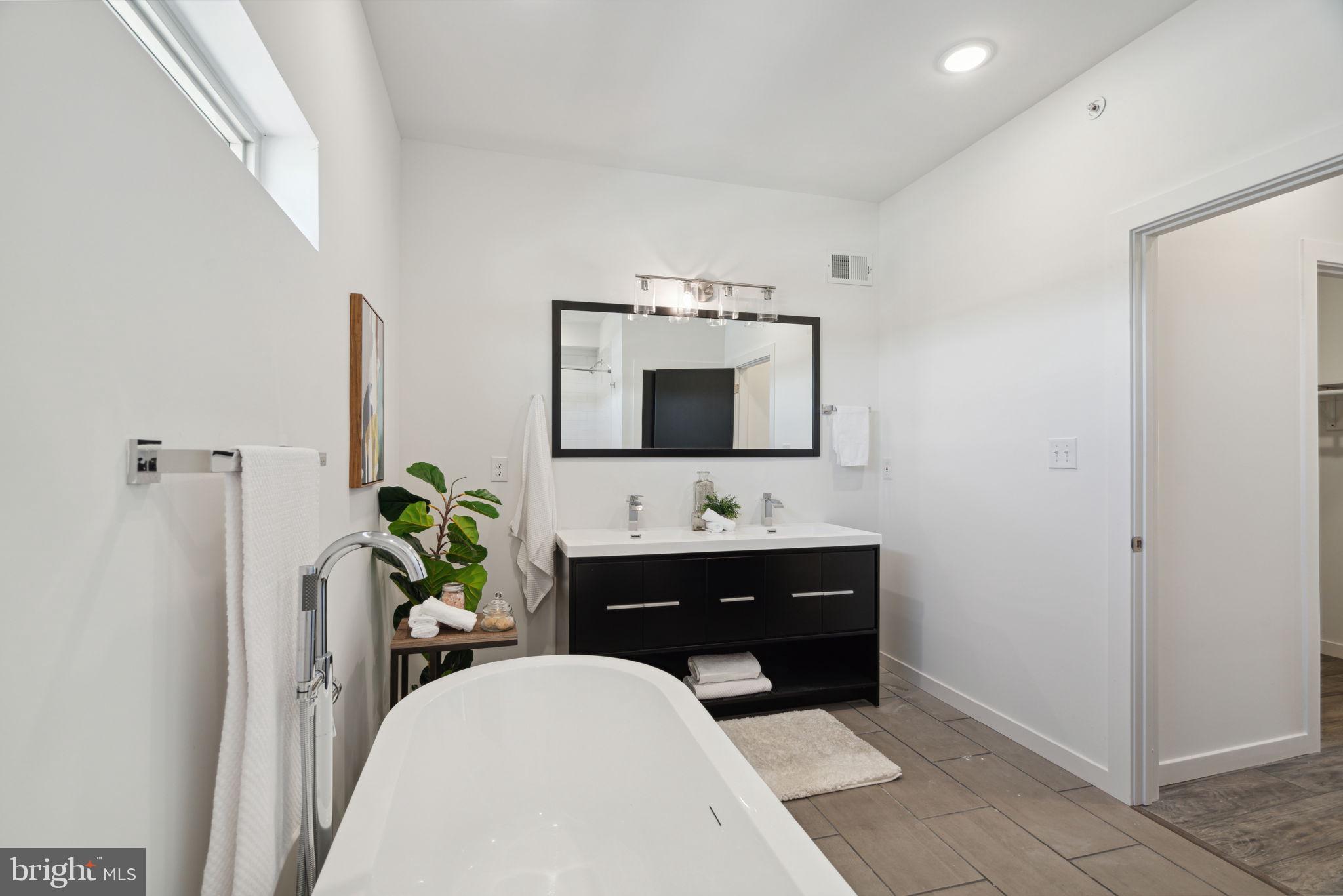 WEST OAK LANE - Residential