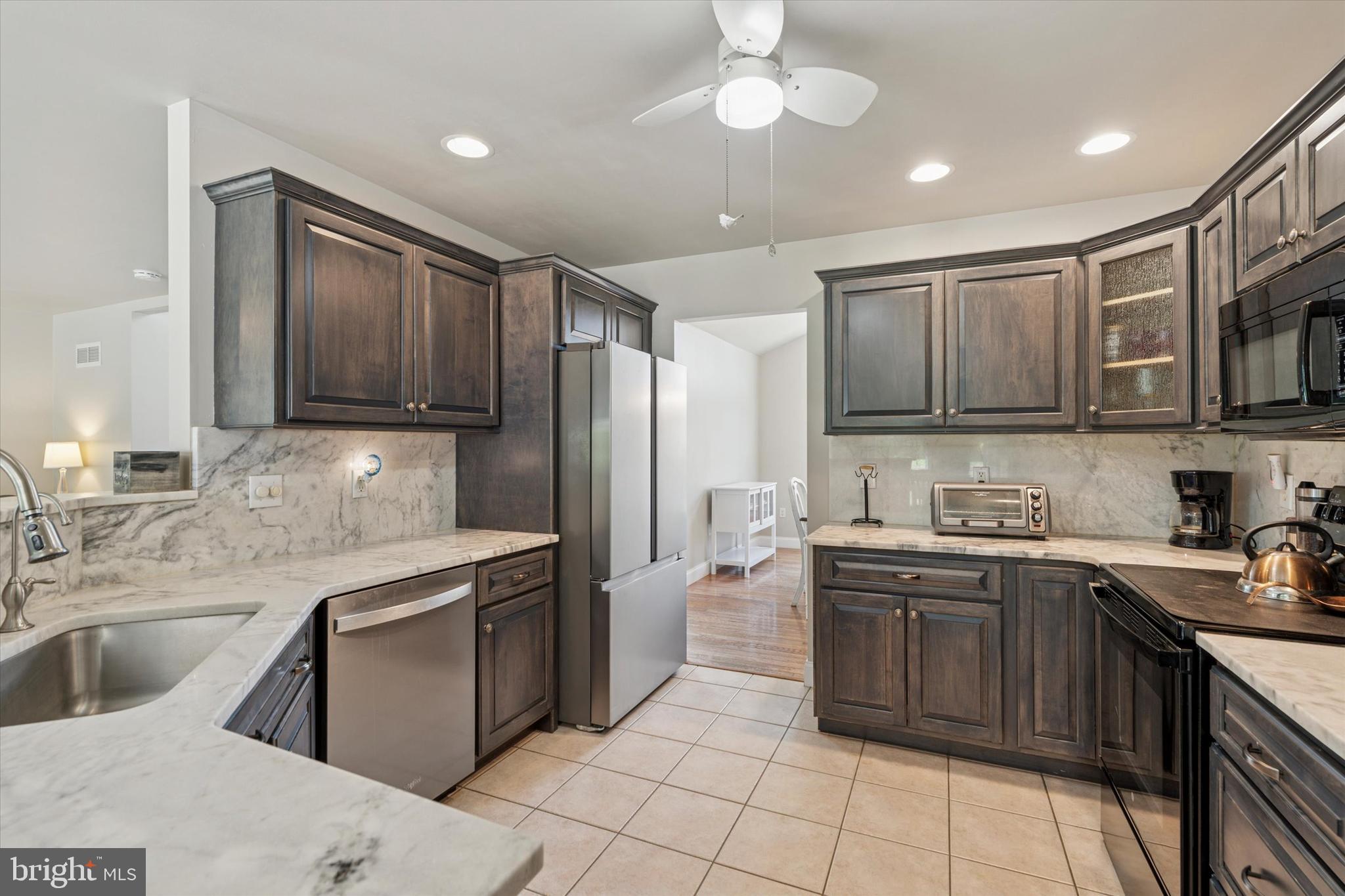 HILLBROOK FARMS - Residential