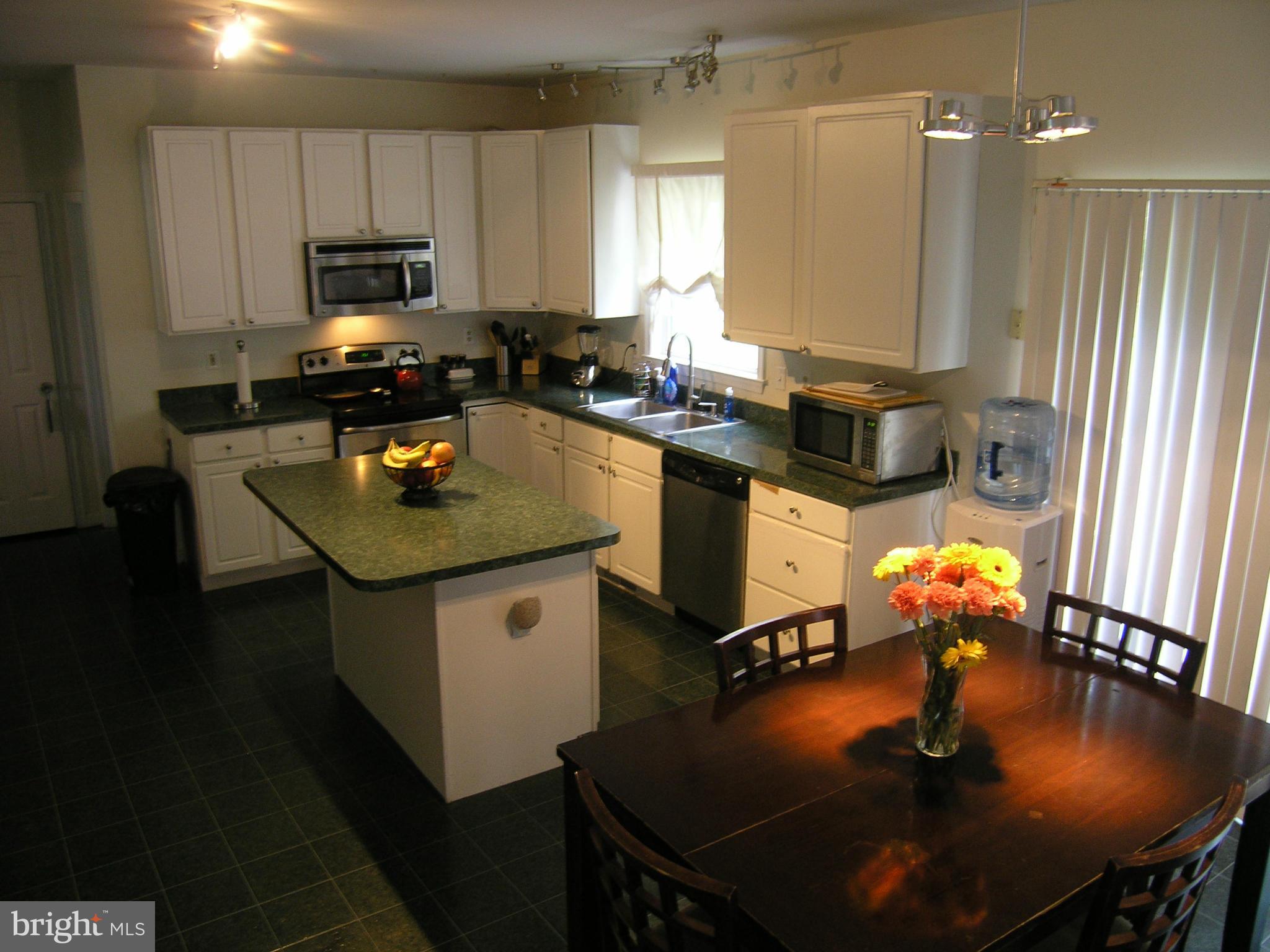 COVE POINT WOODS - Residential