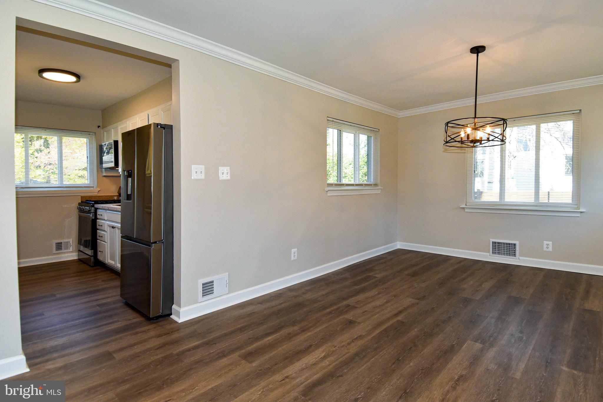 CONNECTICUT GARDENS - Residential Lease