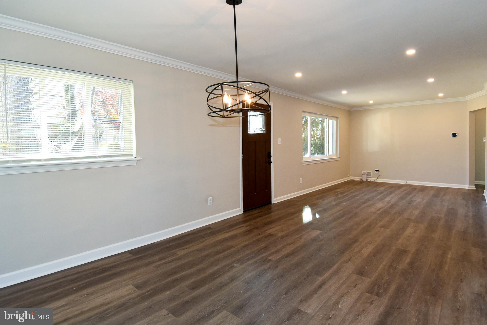 CONNECTICUT GARDENS - Residential Lease