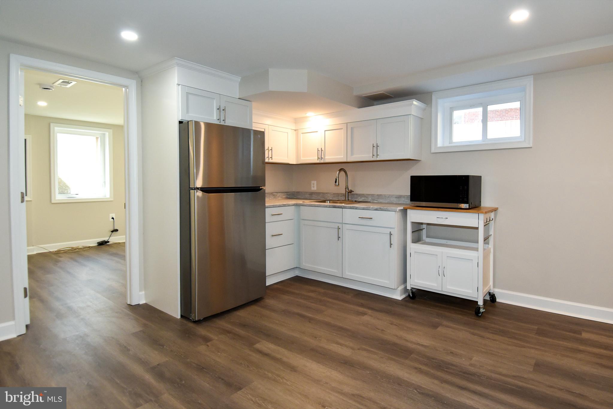 CONNECTICUT GARDENS - Residential Lease