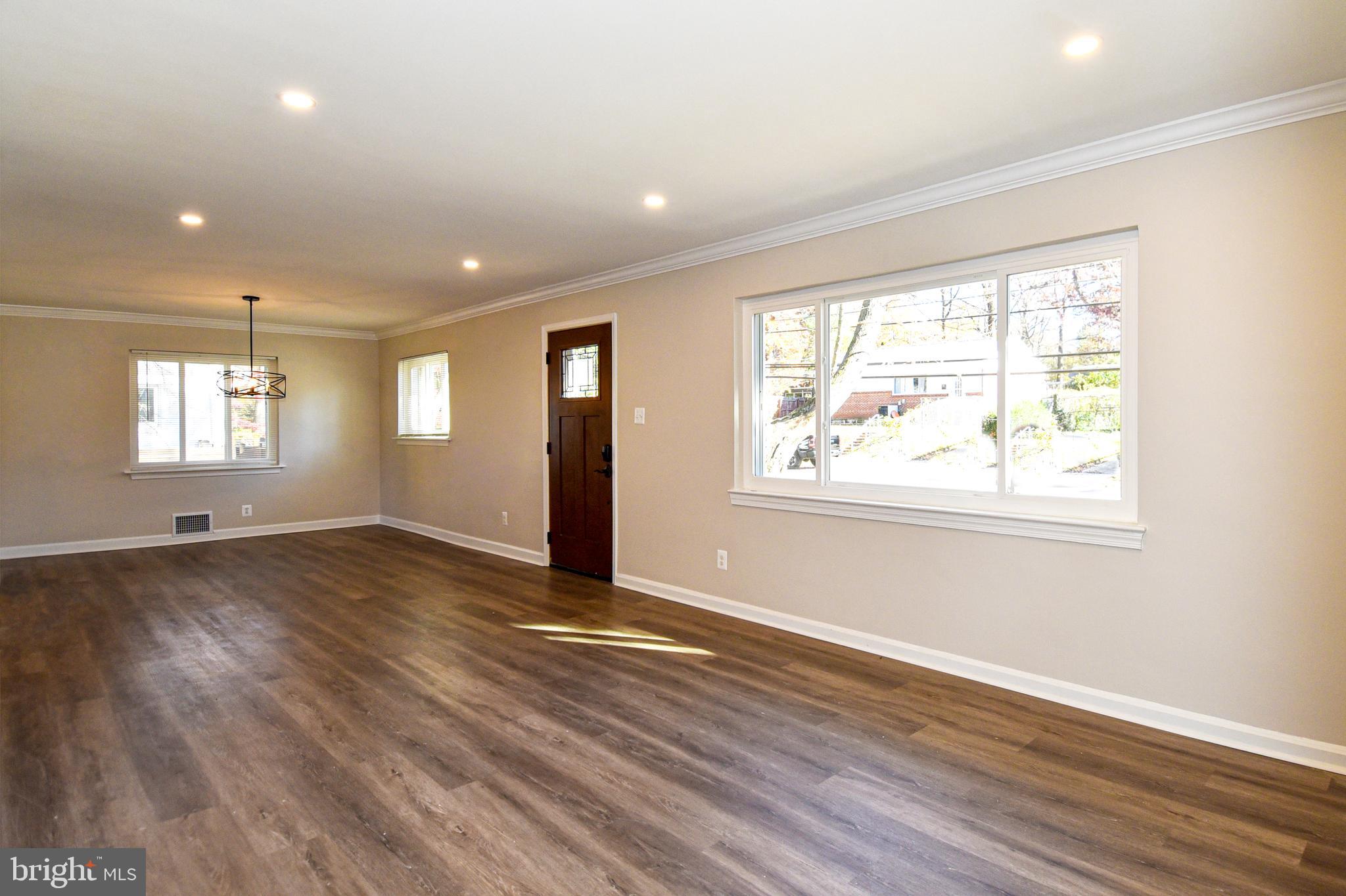 CONNECTICUT GARDENS - Residential Lease