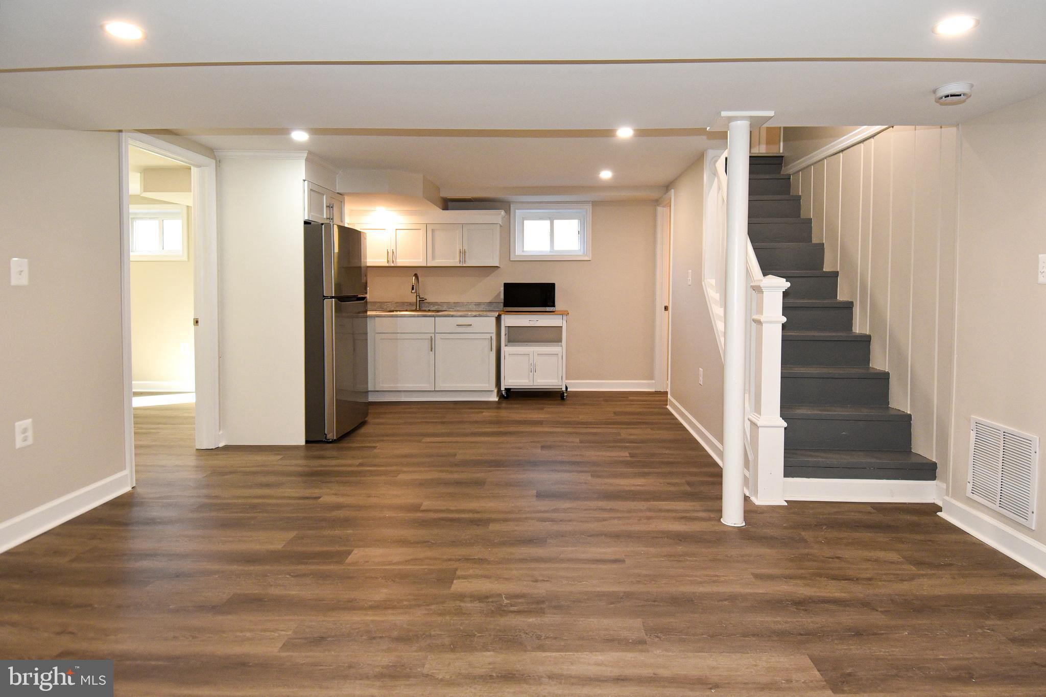 CONNECTICUT GARDENS - Residential Lease