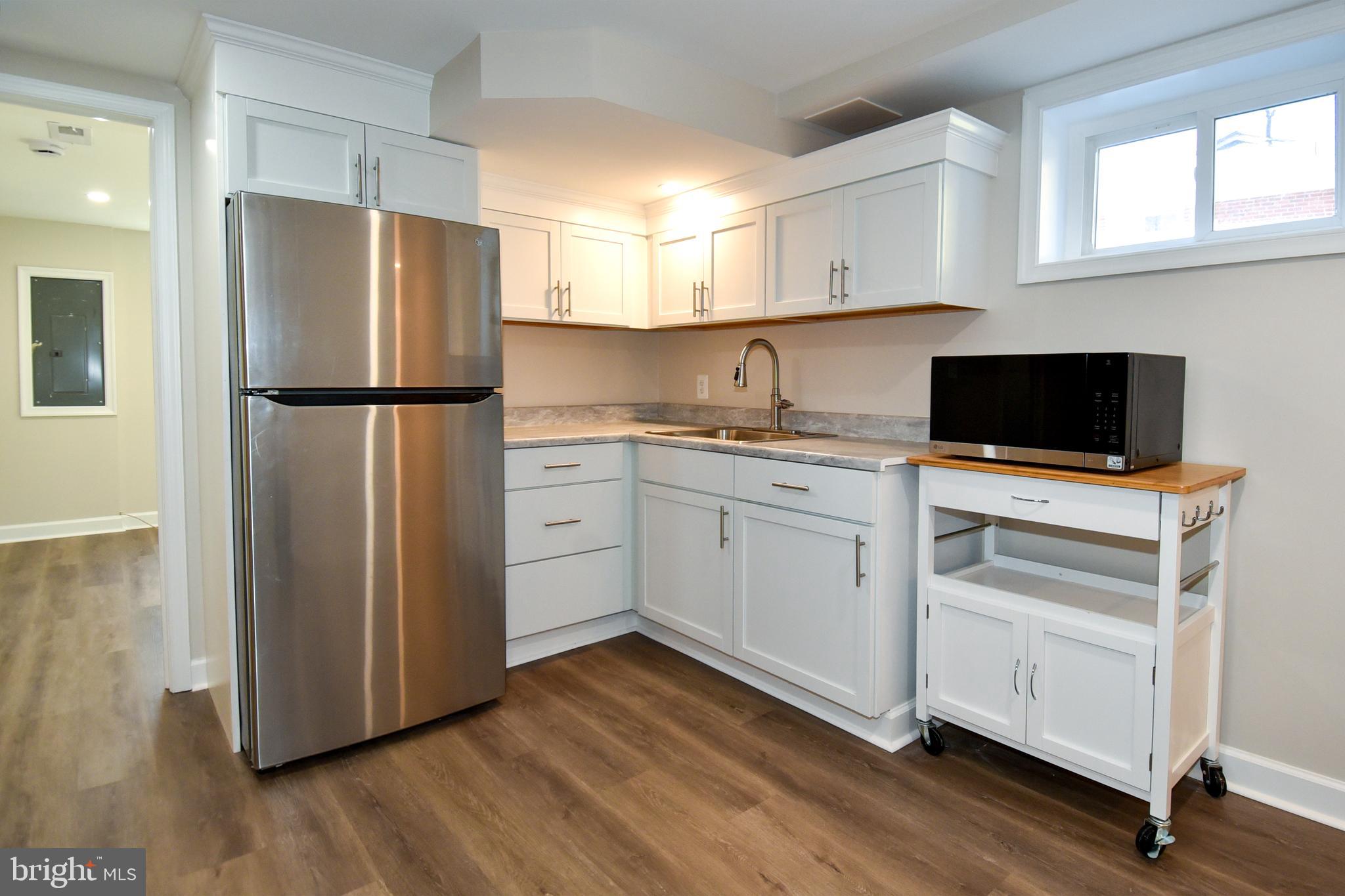 CONNECTICUT GARDENS - Residential Lease