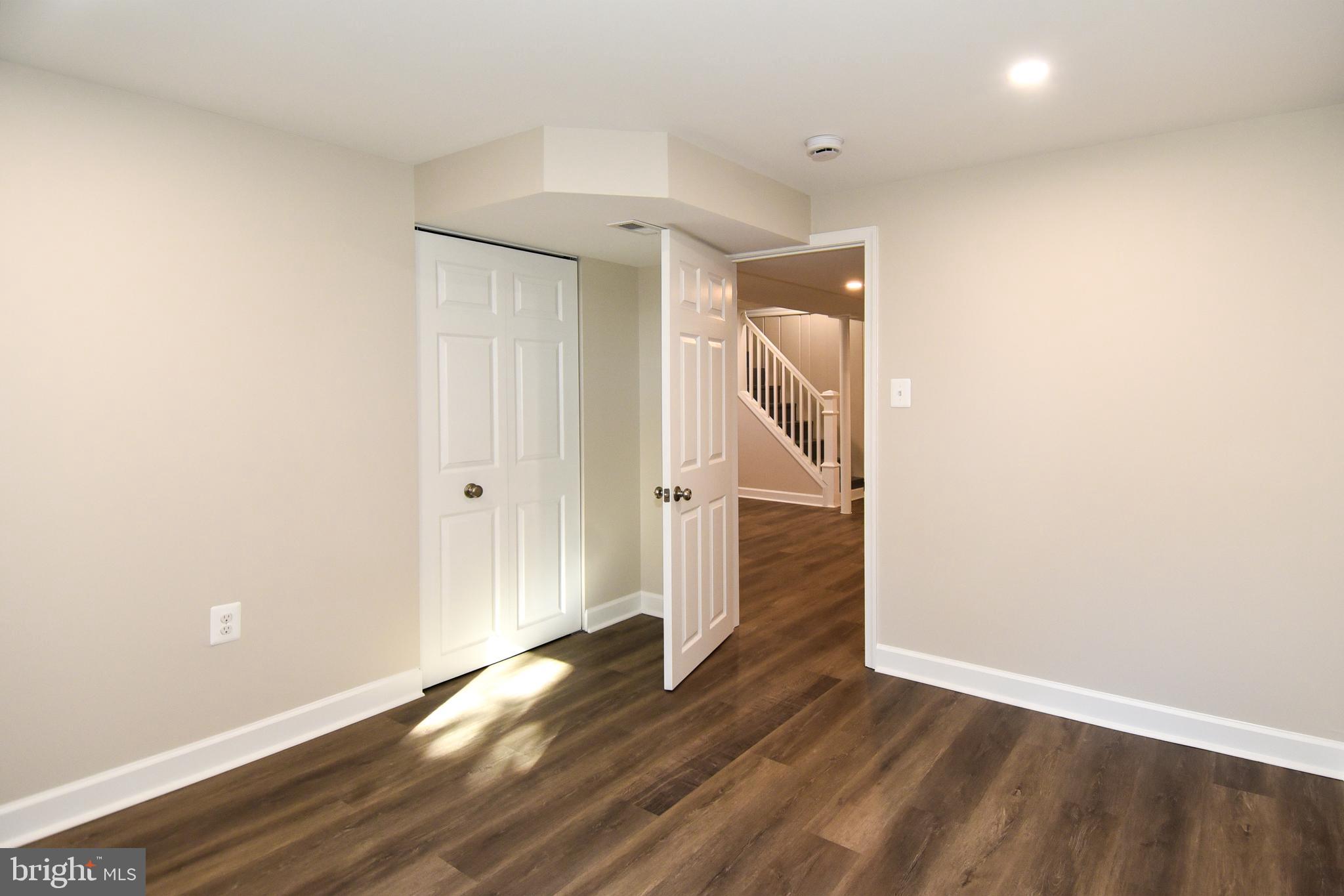 CONNECTICUT GARDENS - Residential Lease