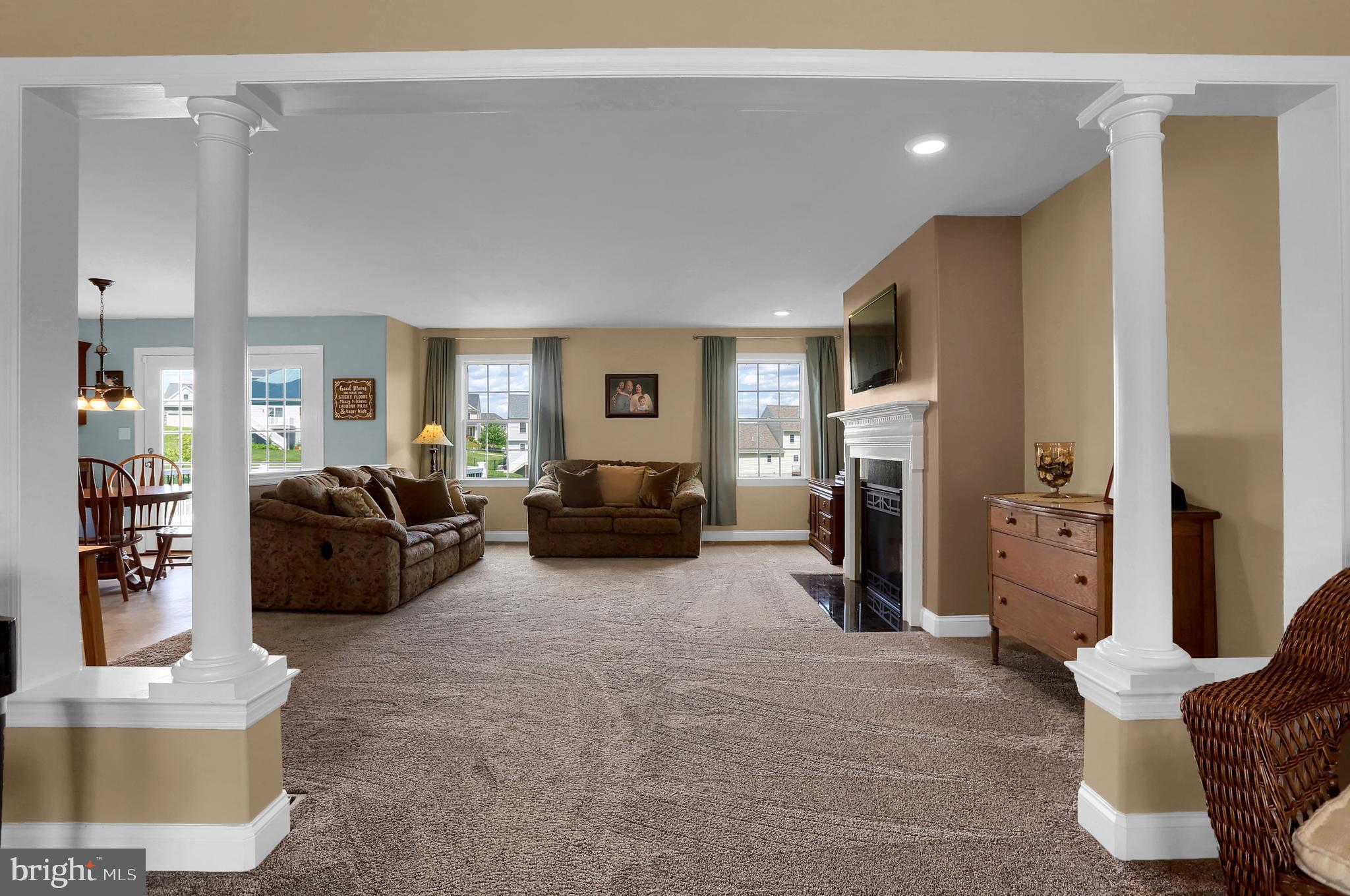 KENDALE OAKS - Residential