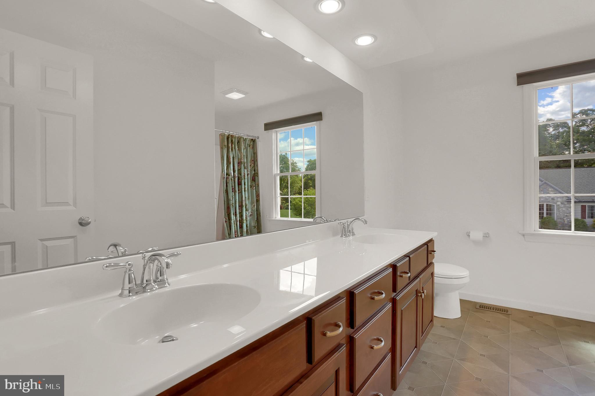 KENDALE OAKS - Residential