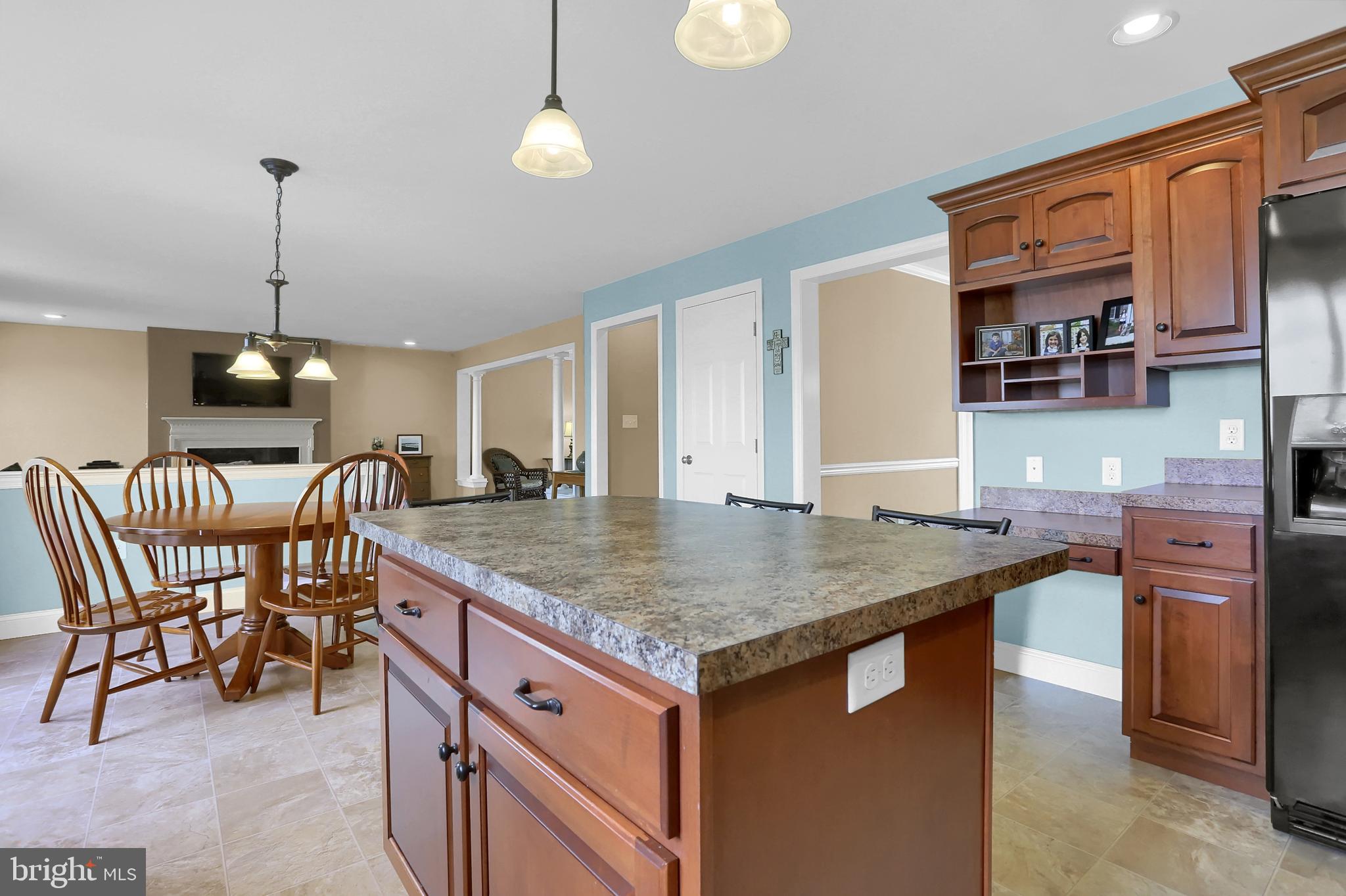 KENDALE OAKS - Residential