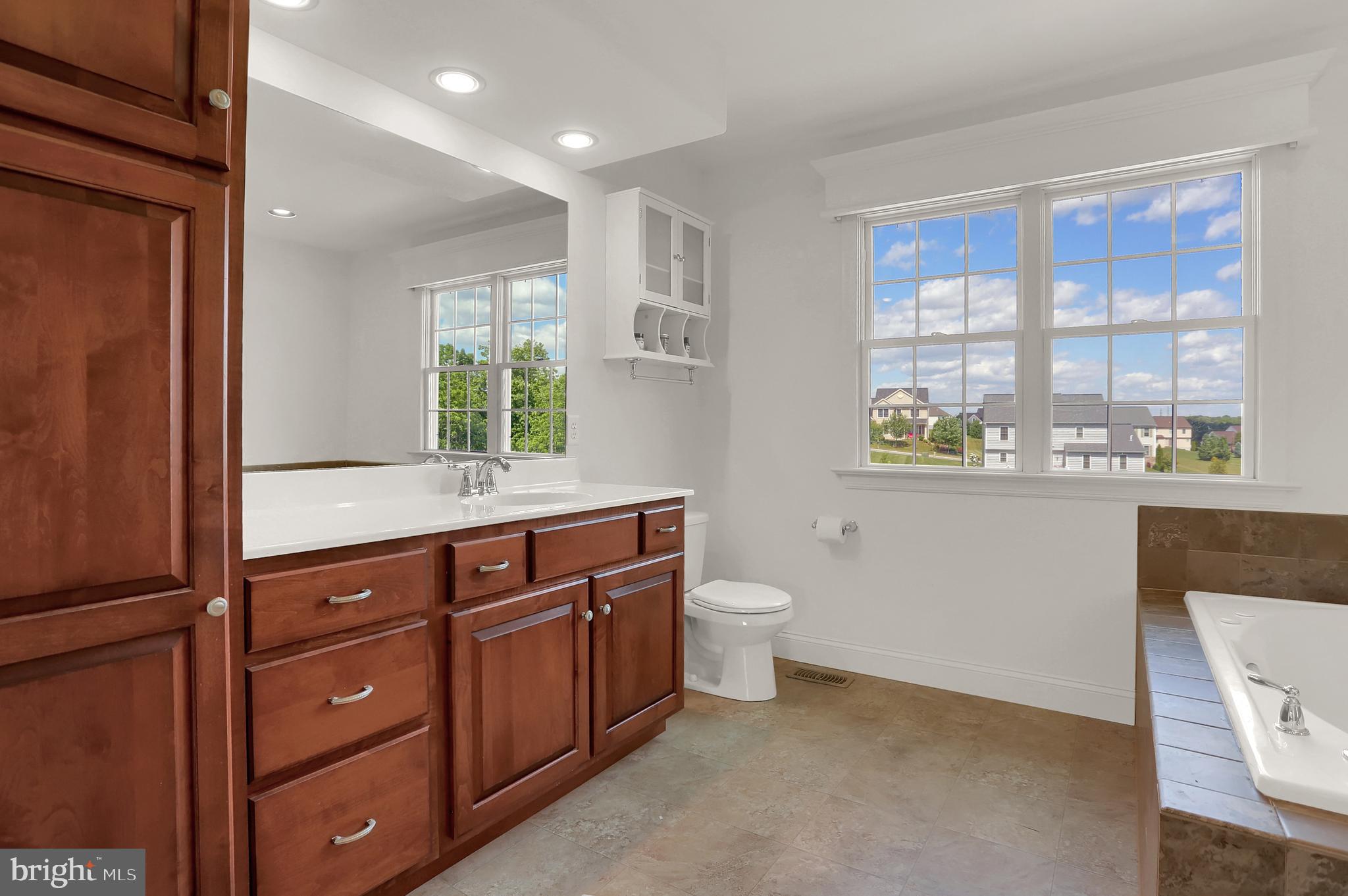 KENDALE OAKS - Residential