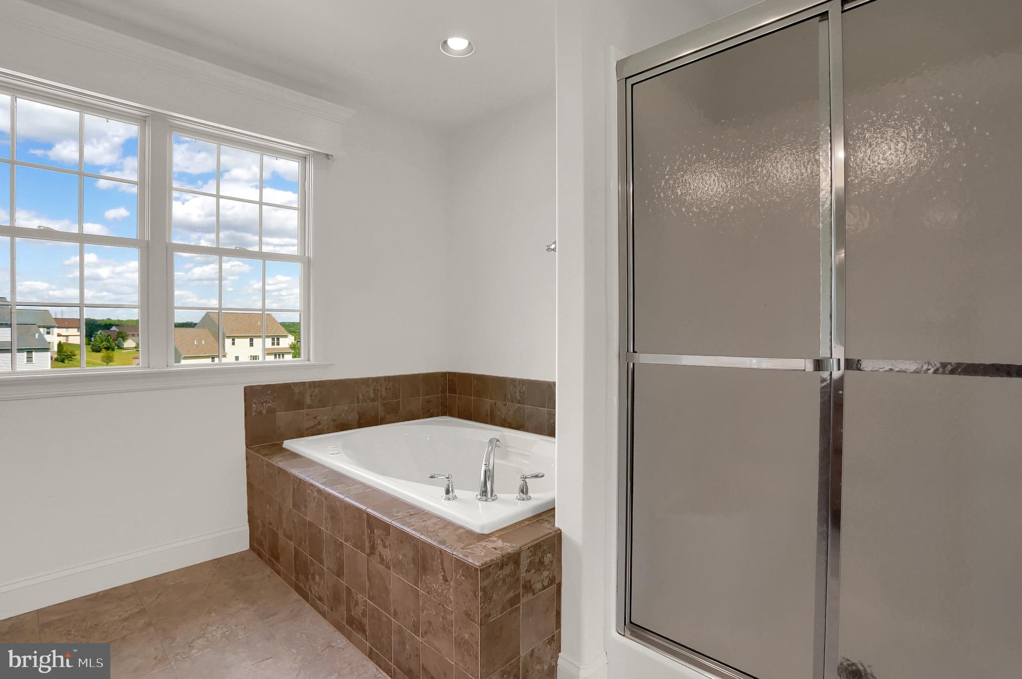KENDALE OAKS - Residential