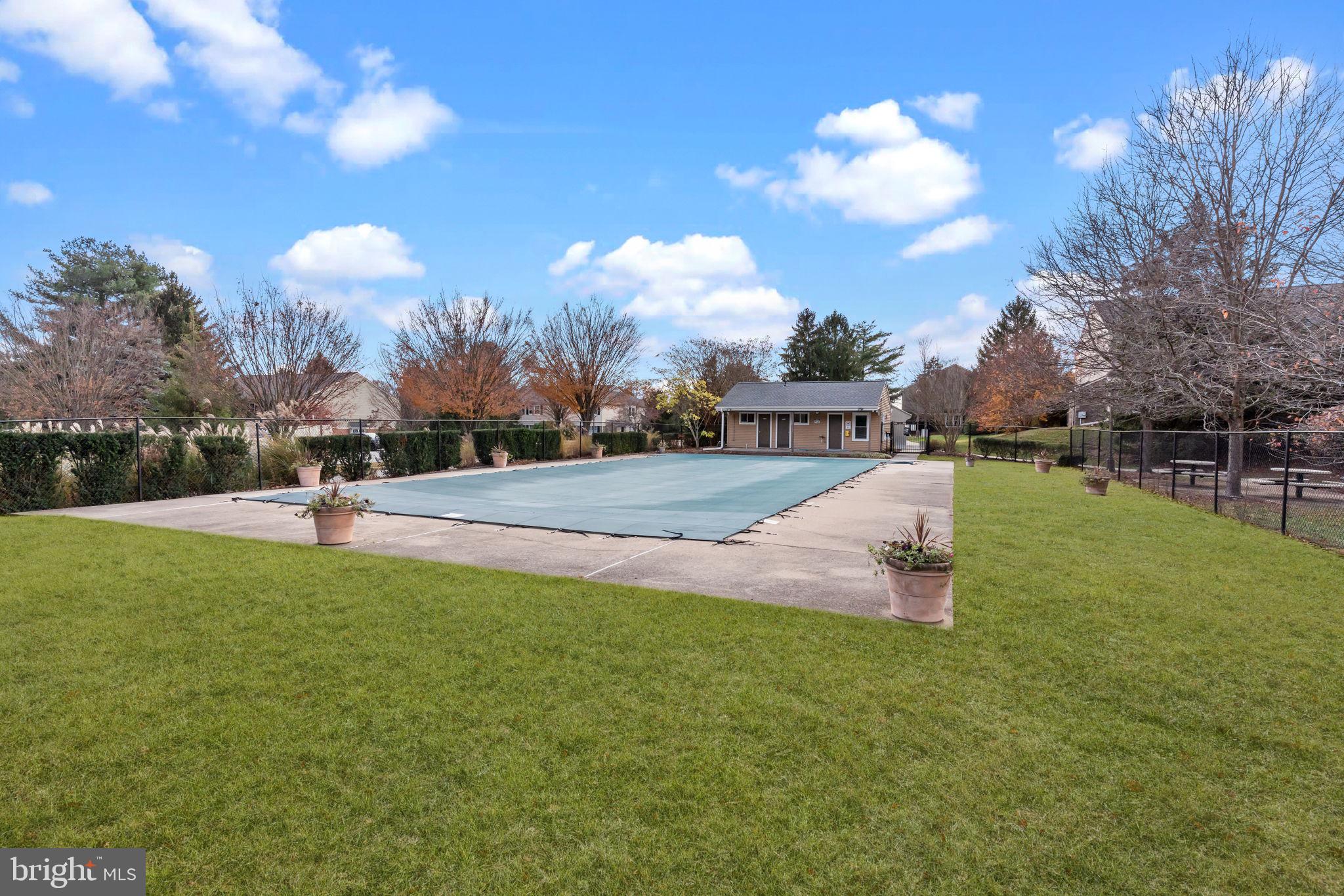 OXFORD OF BLUE BELL - Residential