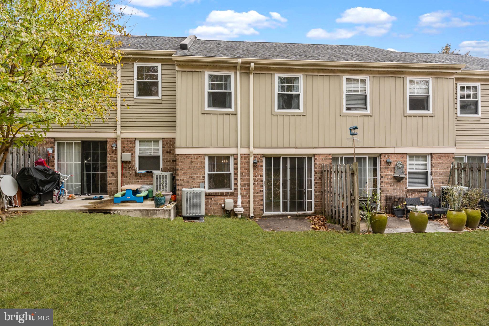 OXFORD OF BLUE BELL - Residential