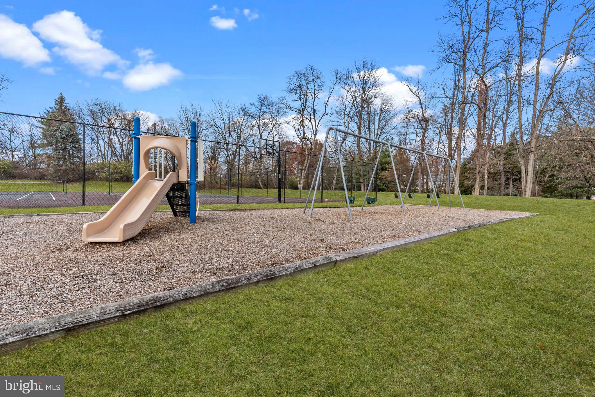 OXFORD OF BLUE BELL - Residential