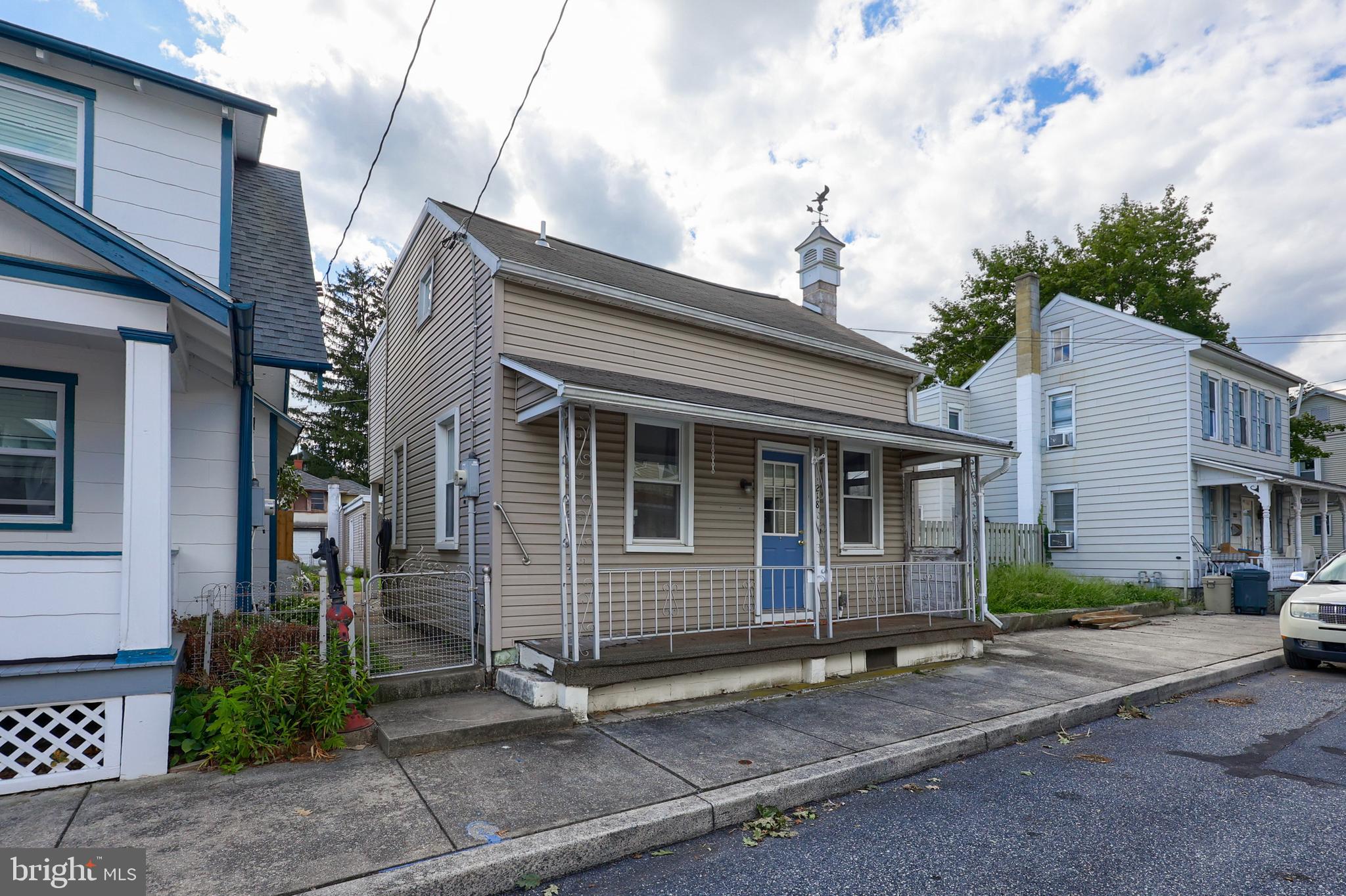 218 MAGNOLIA STREET