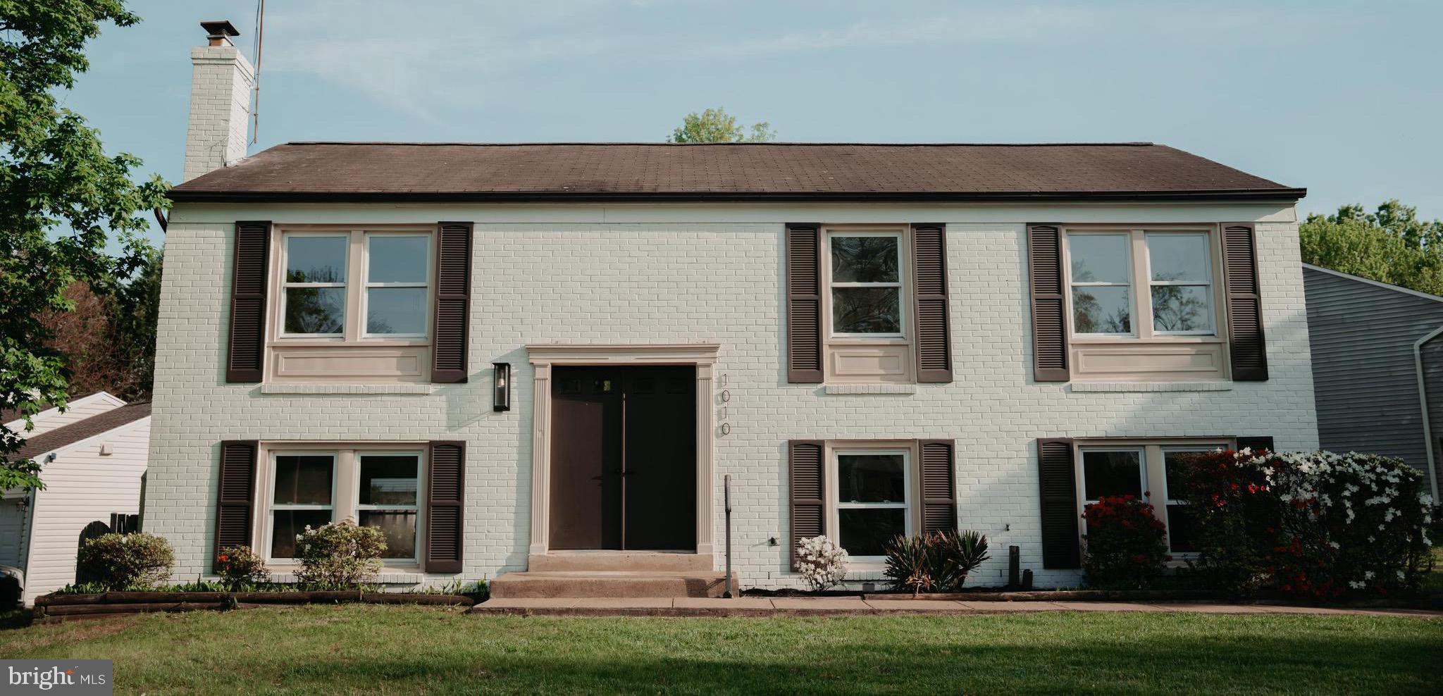 HUNTERS CREEK - Residential