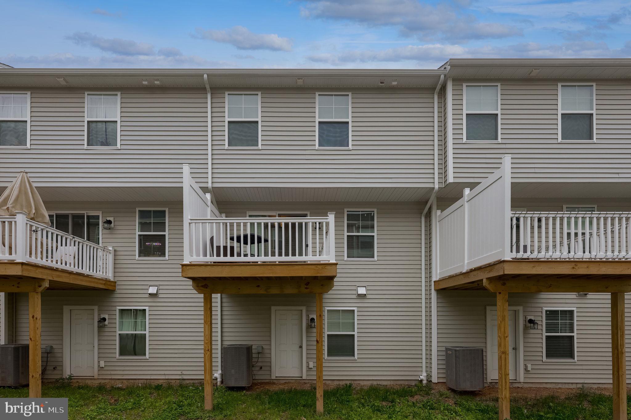 FAIRVIEW SQUARE - Residential