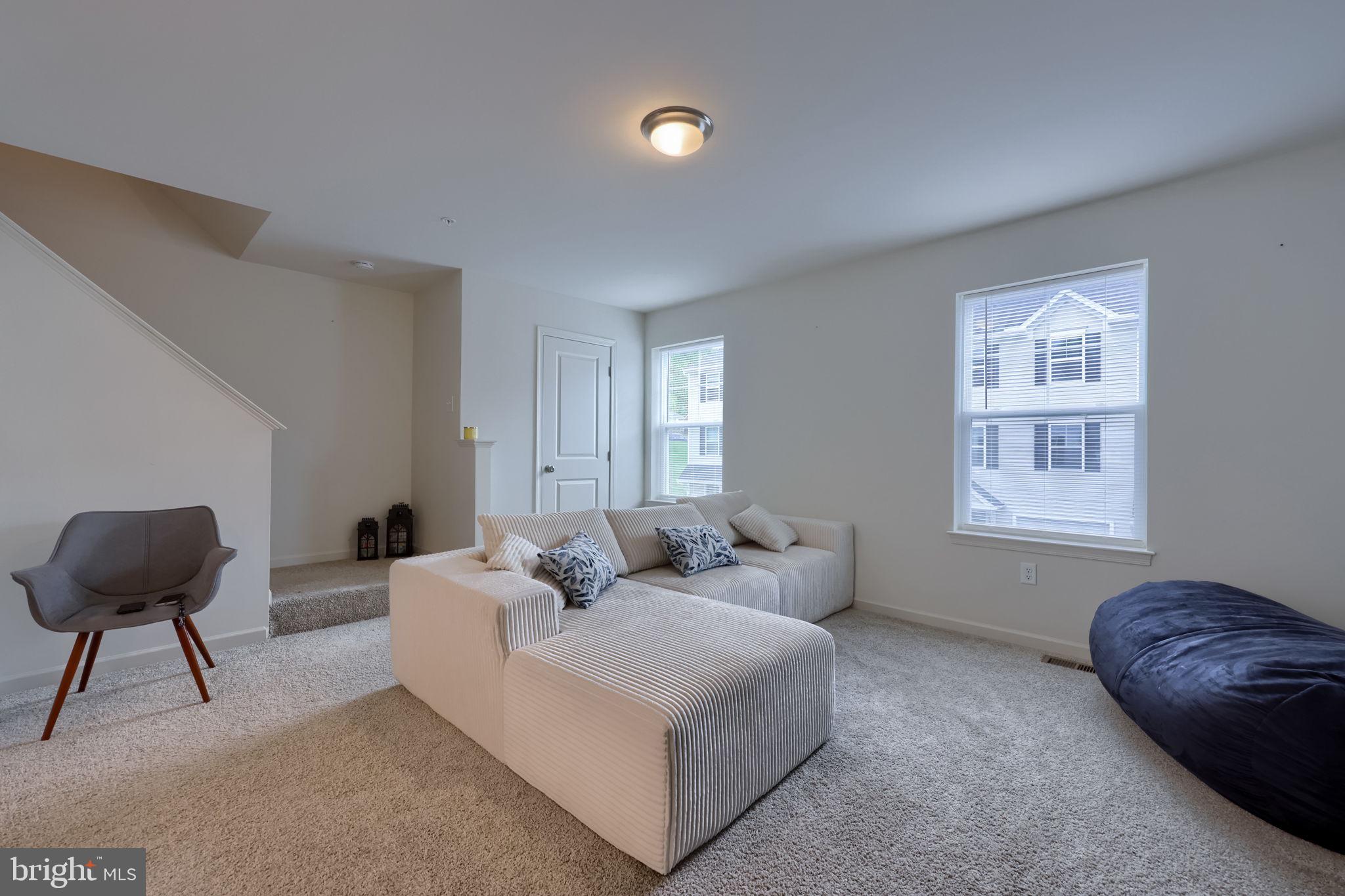 FAIRVIEW SQUARE - Residential