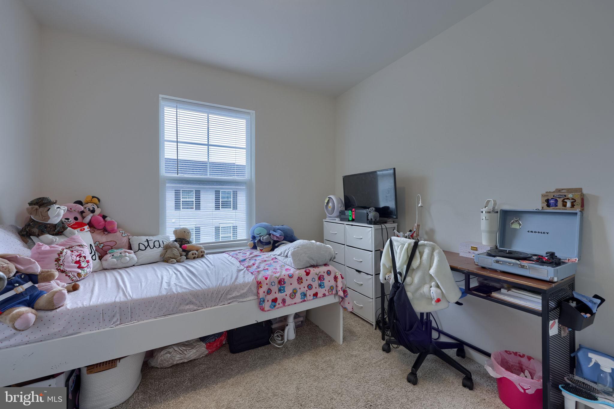 FAIRVIEW SQUARE - Residential