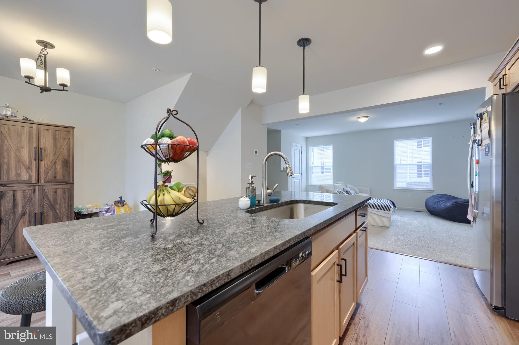 FAIRVIEW SQUARE - Residential