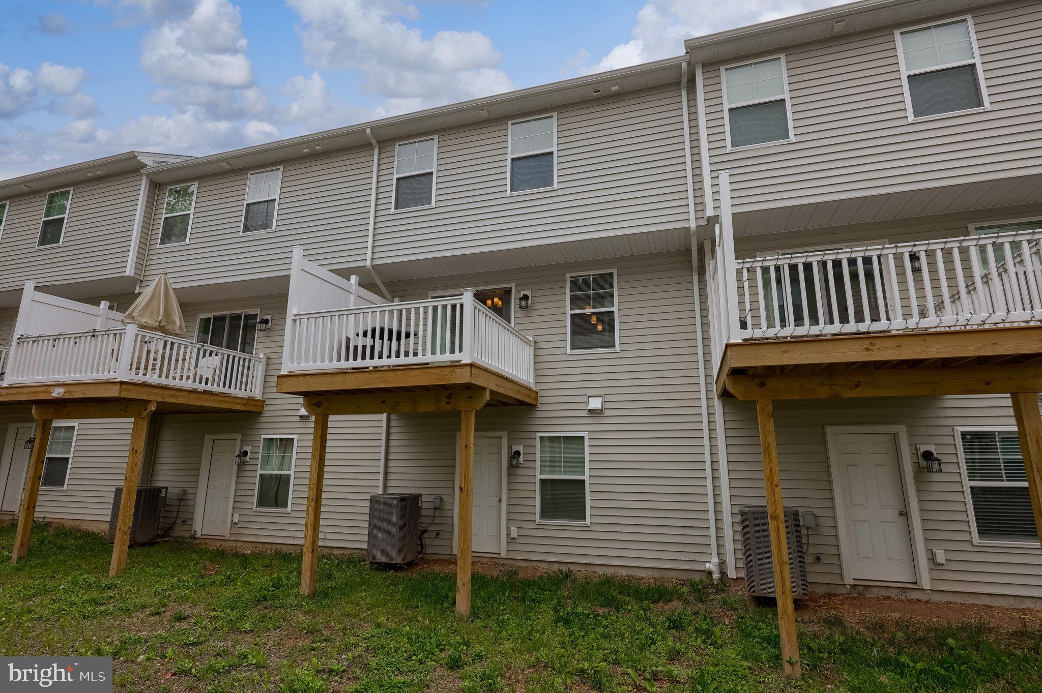 FAIRVIEW SQUARE - Residential