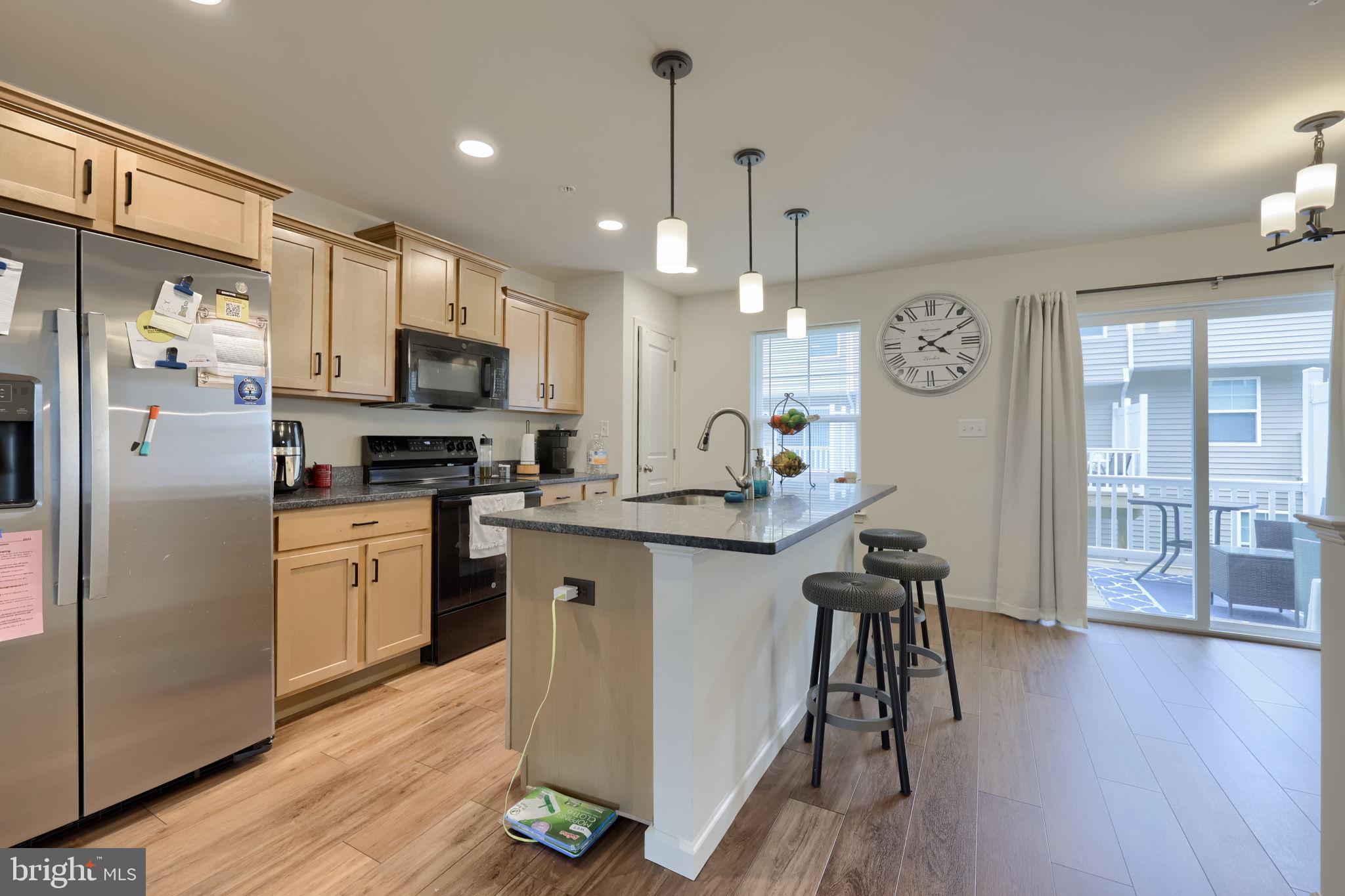 FAIRVIEW SQUARE - Residential