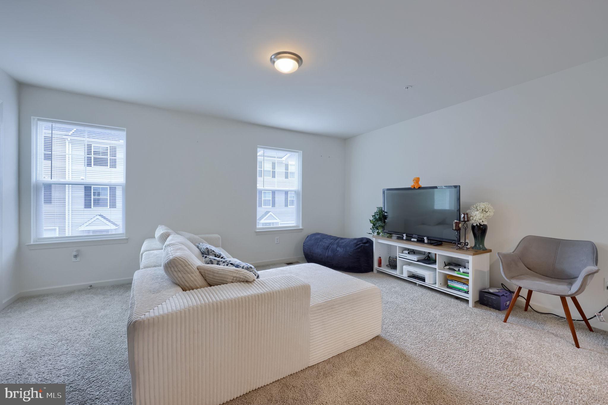 FAIRVIEW SQUARE - Residential