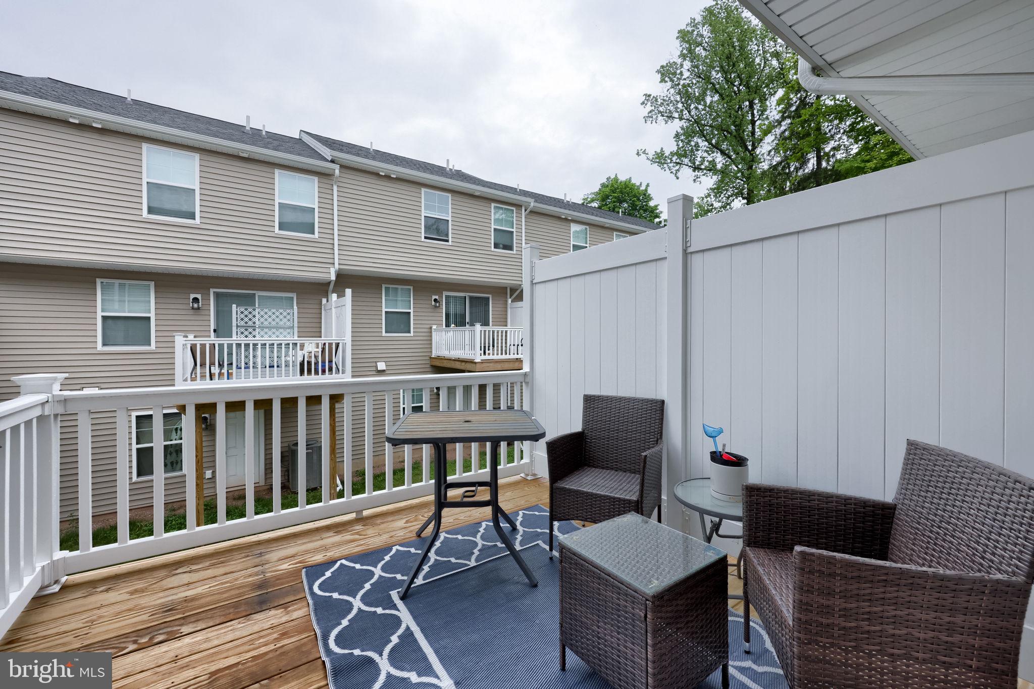 FAIRVIEW SQUARE - Residential