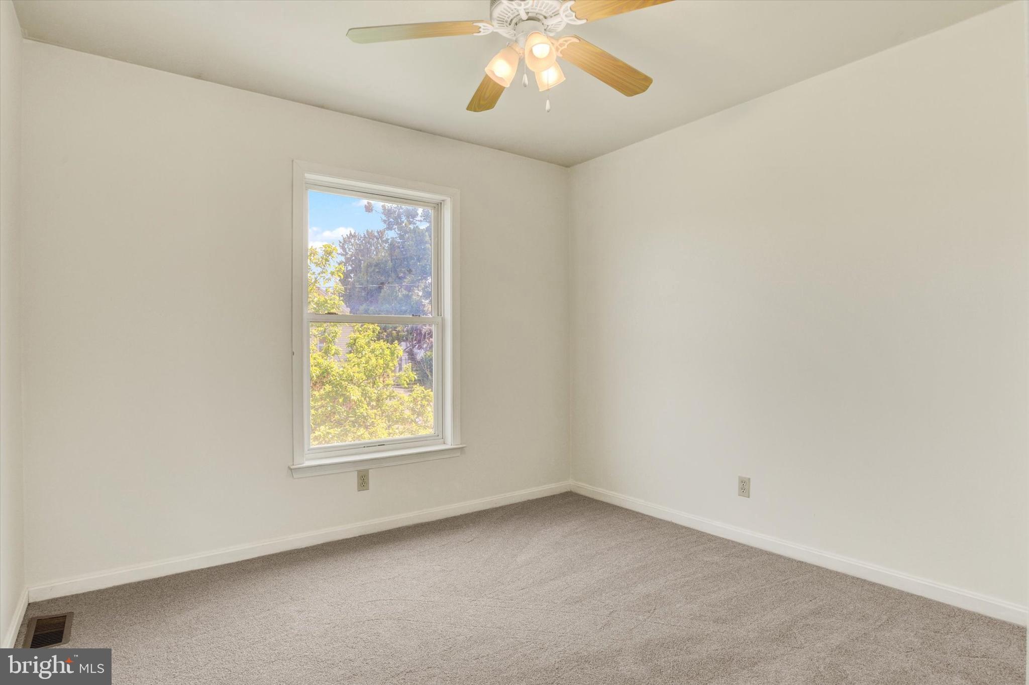 CHESTNUT TOWNHOUSES - Residential