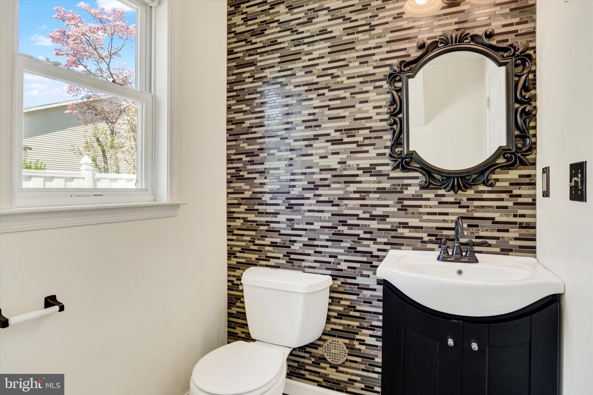 CHESTNUT TOWNHOUSES - Residential