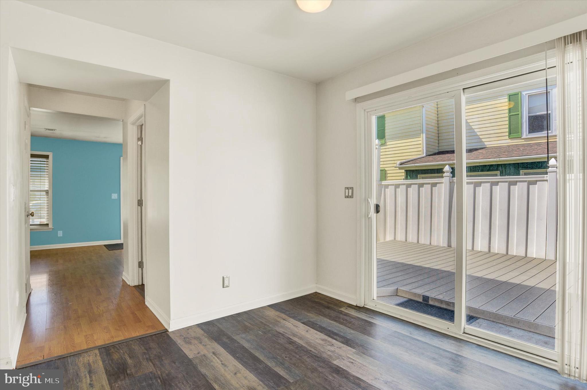 CHESTNUT TOWNHOUSES - Residential