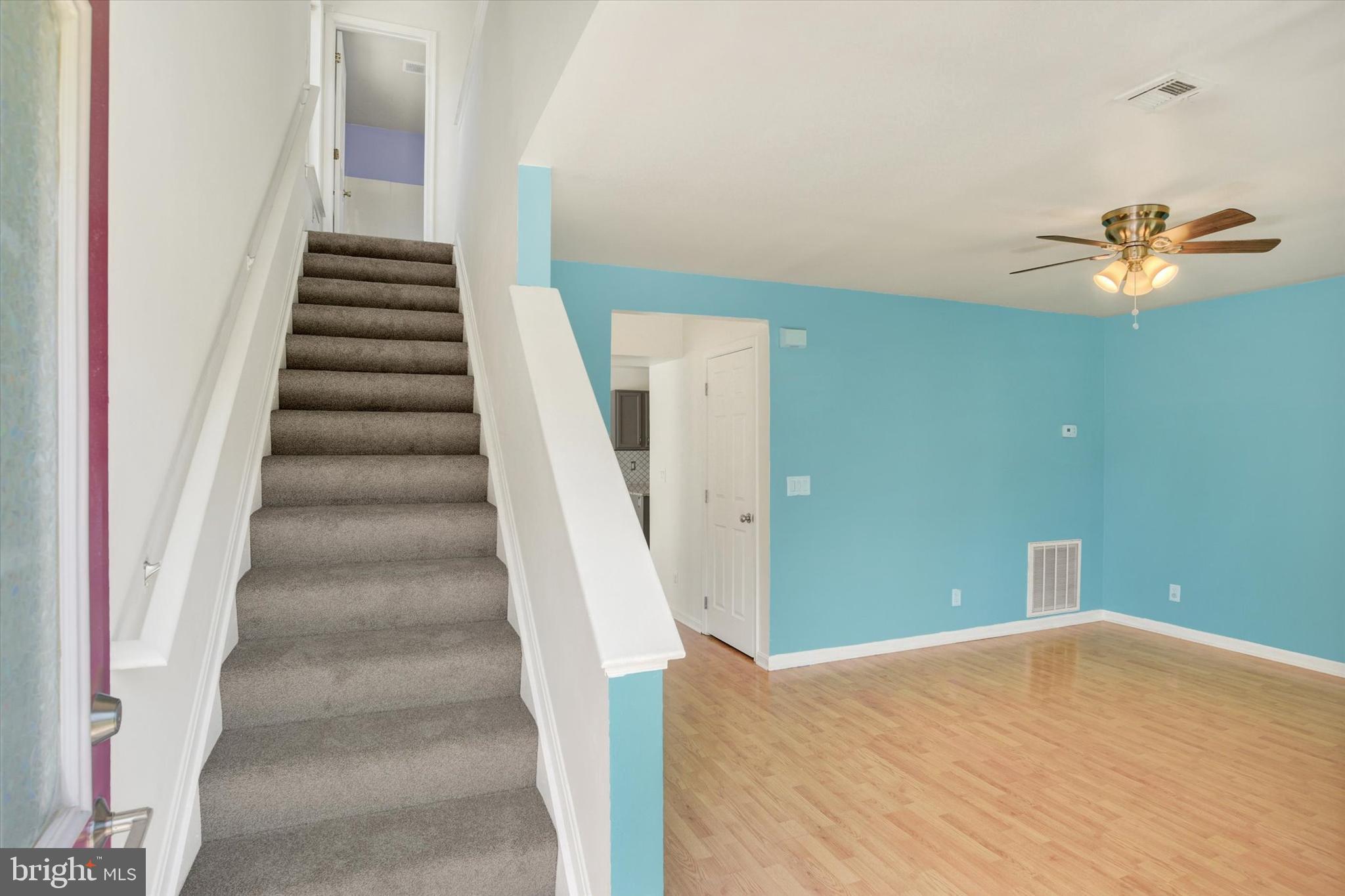 CHESTNUT TOWNHOUSES - Residential