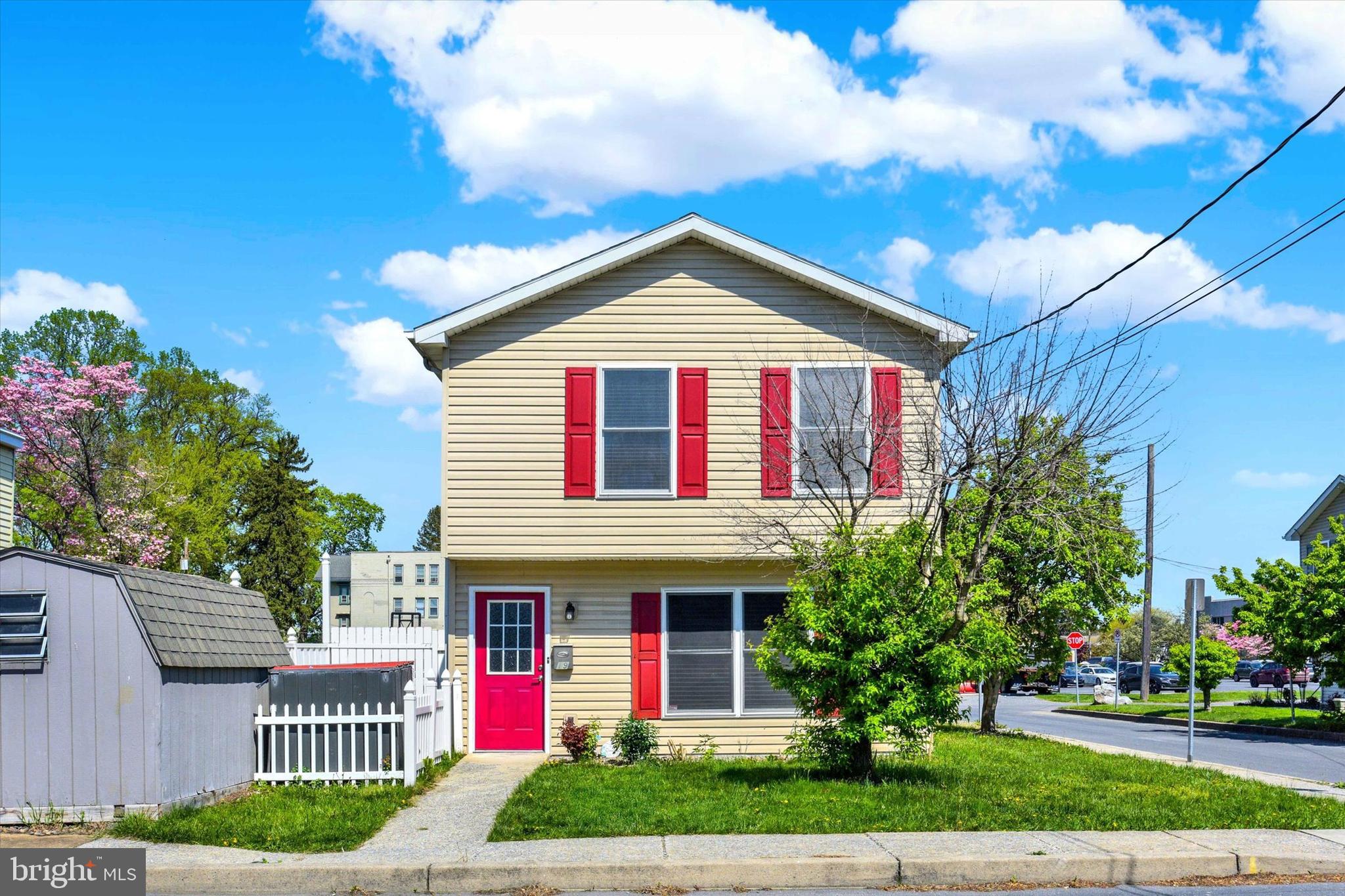 CHESTNUT TOWNHOUSES - Residential