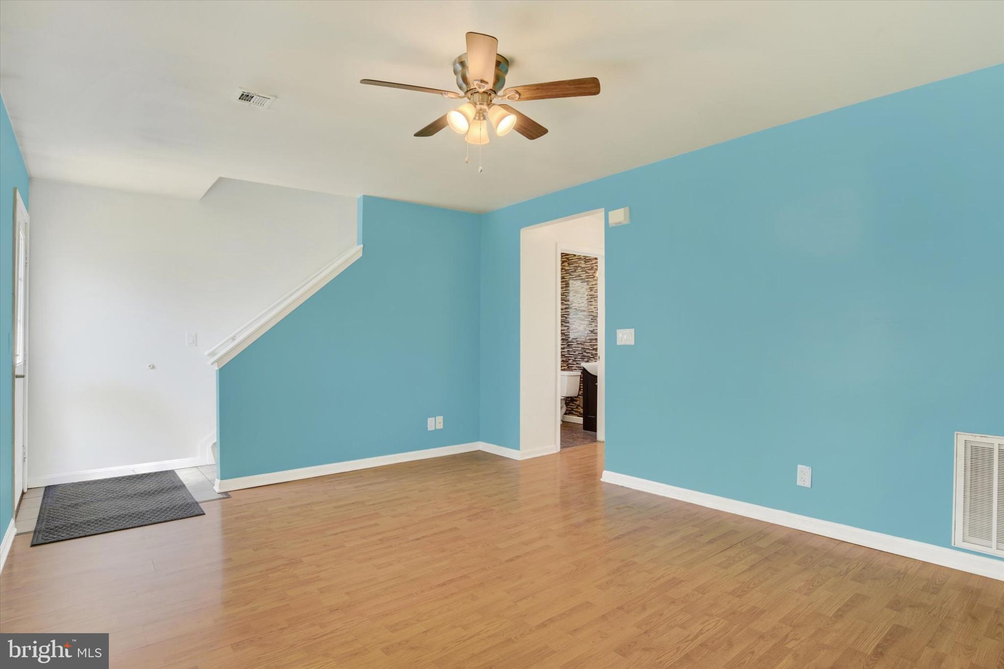 CHESTNUT TOWNHOUSES - Residential