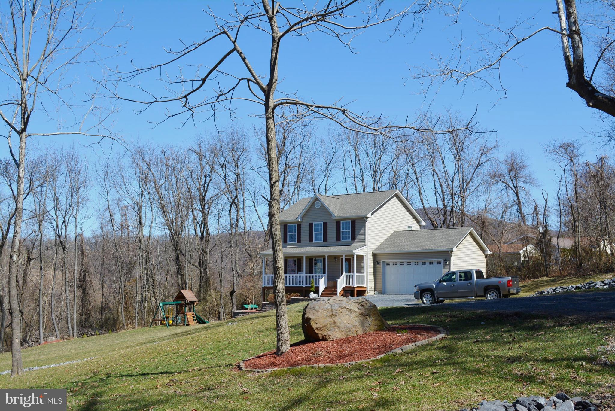 LAKE FRONT ROYAL - Residential