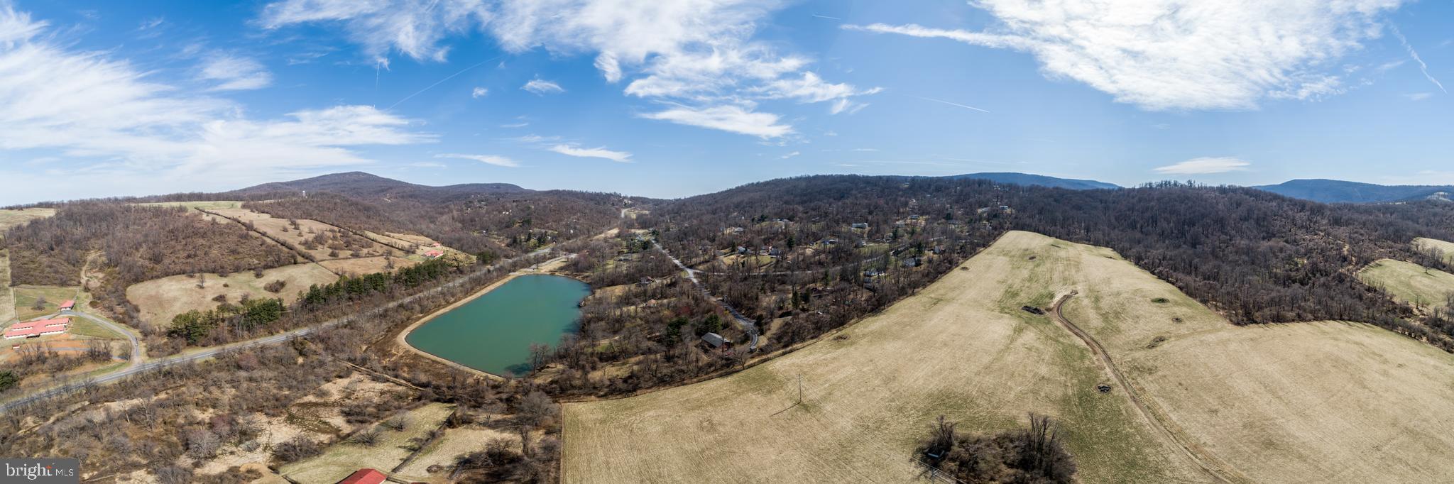 LAKE FRONT ROYAL - Residential