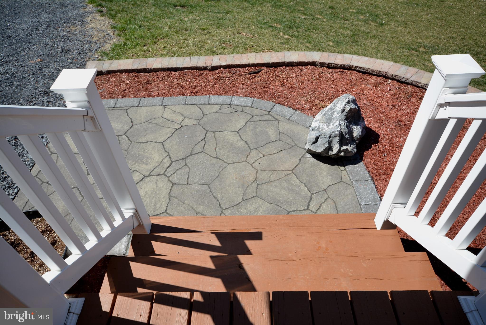 LAKE FRONT ROYAL - Residential