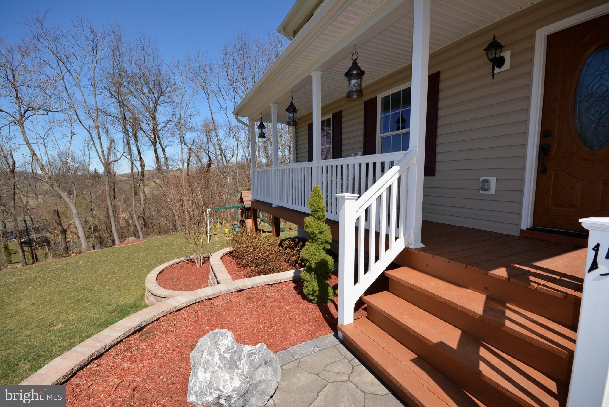 LAKE FRONT ROYAL - Residential