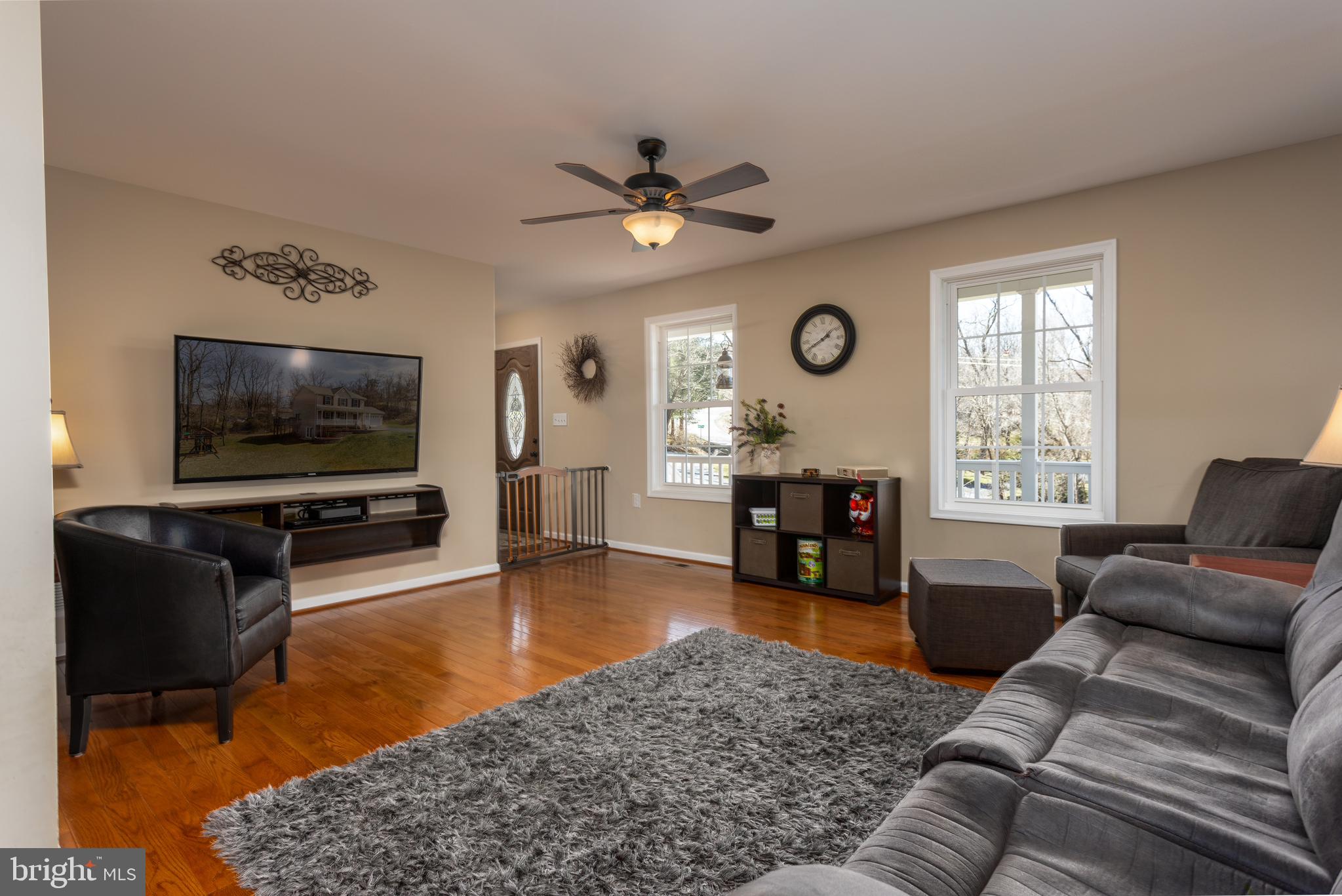 LAKE FRONT ROYAL - Residential