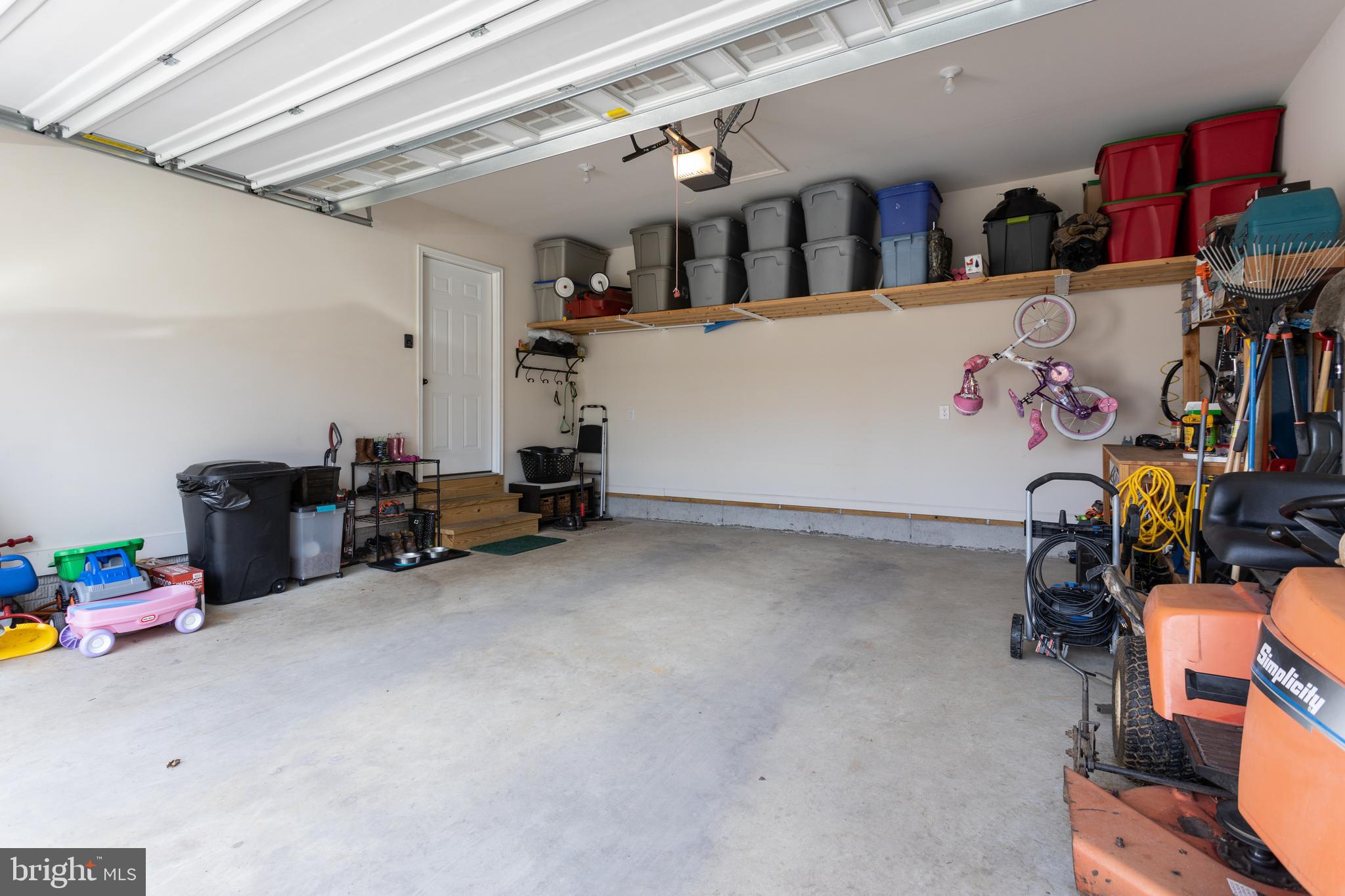 LAKE FRONT ROYAL - Residential