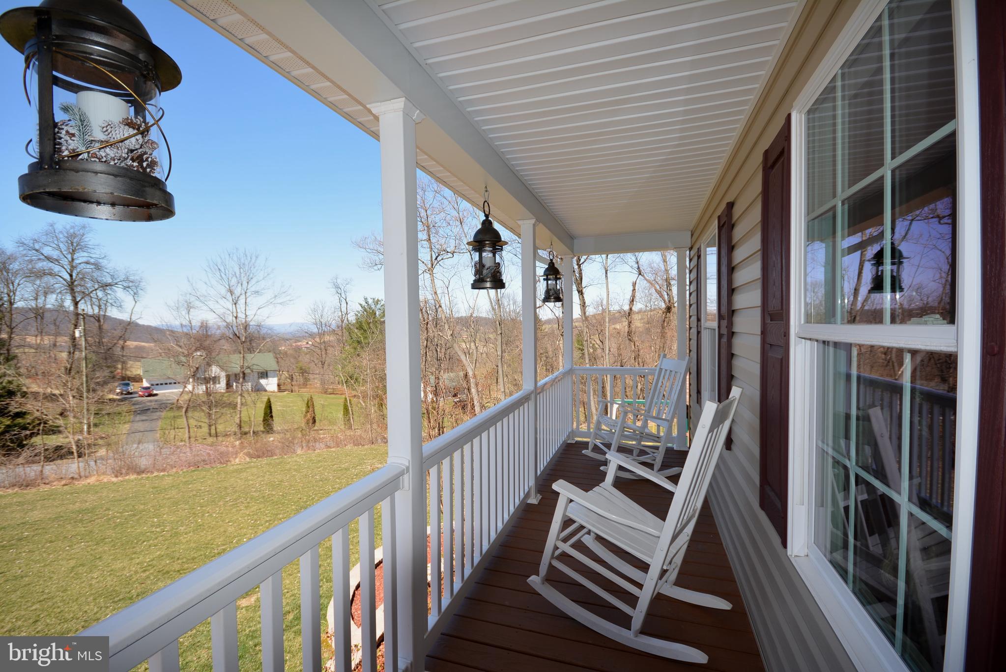 LAKE FRONT ROYAL - Residential